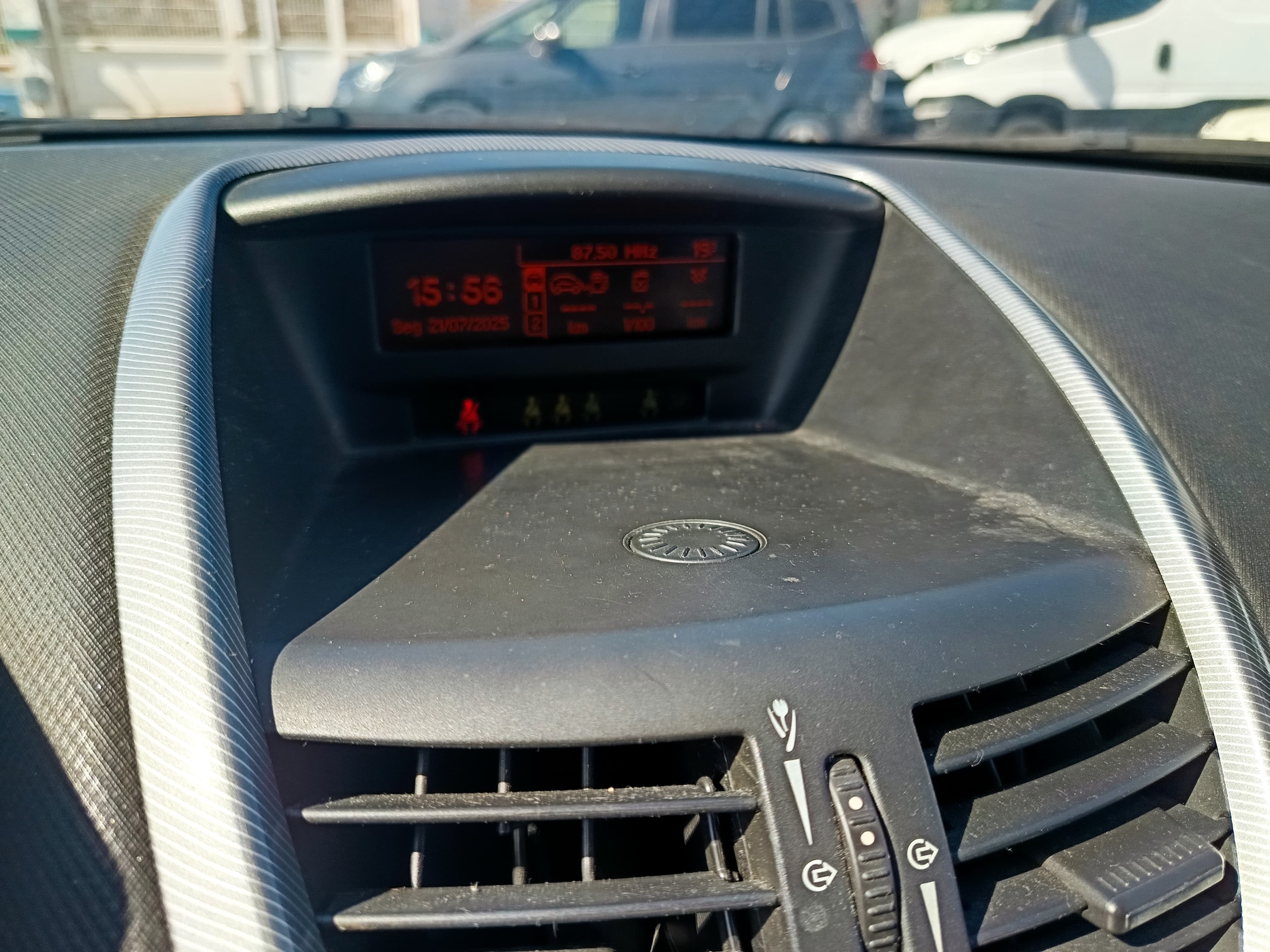 Peugeot 207 · Ano 2007 — imagem 39