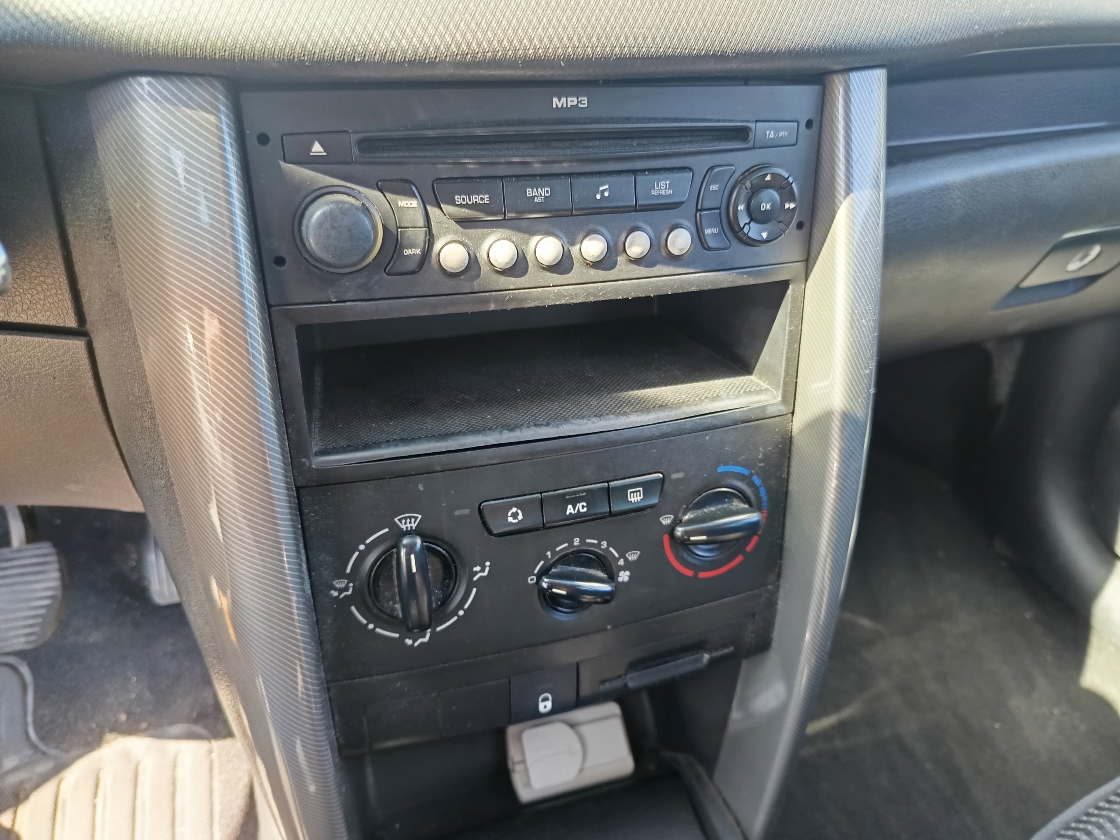 Peugeot 207 · Ano 2007 — imagem 38
