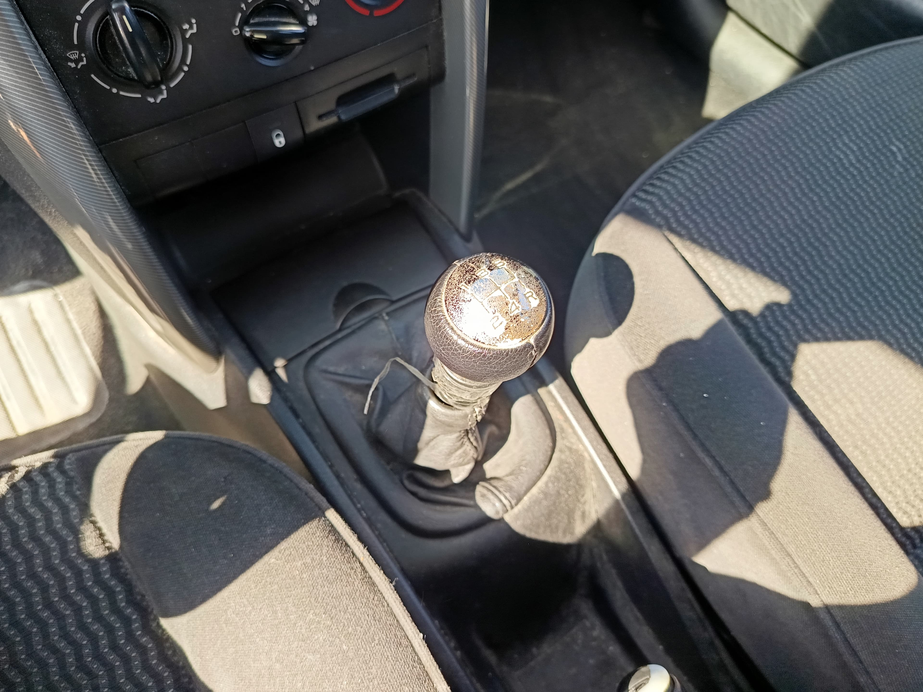 Peugeot 207 · Ano 2007 — imagem 41