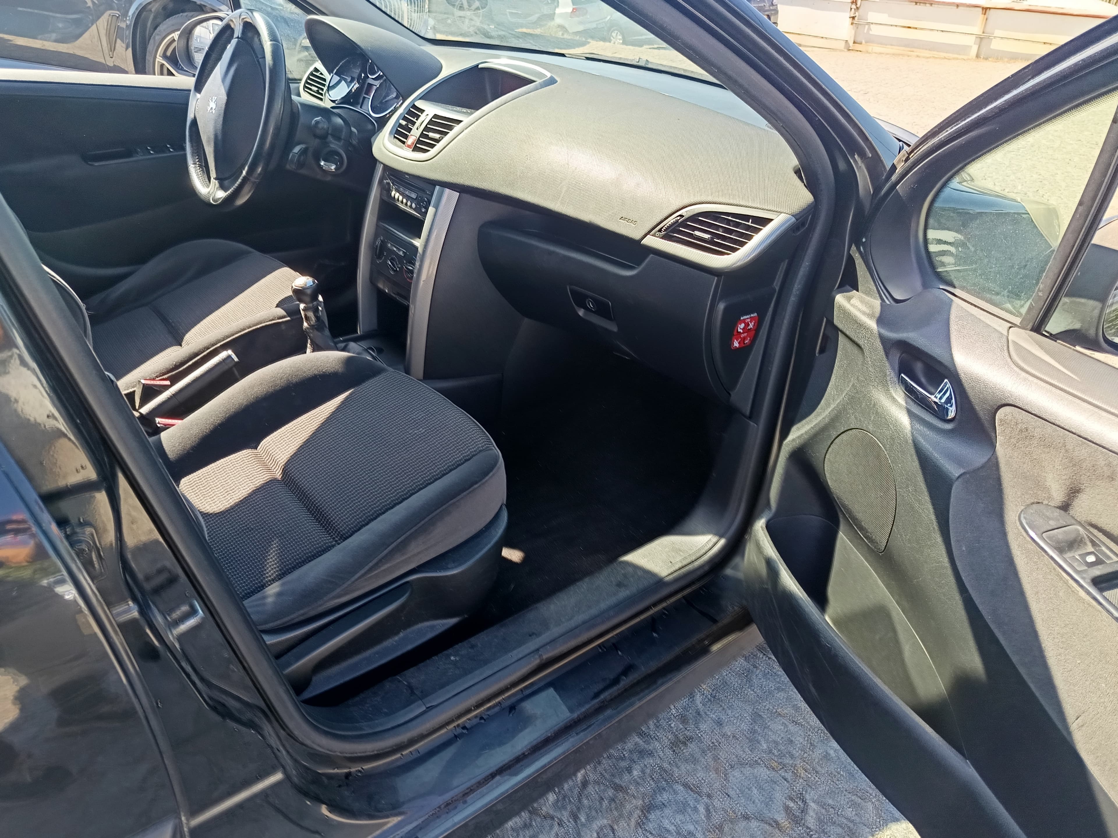 Peugeot 207 · Ano 2007 — imagem 25