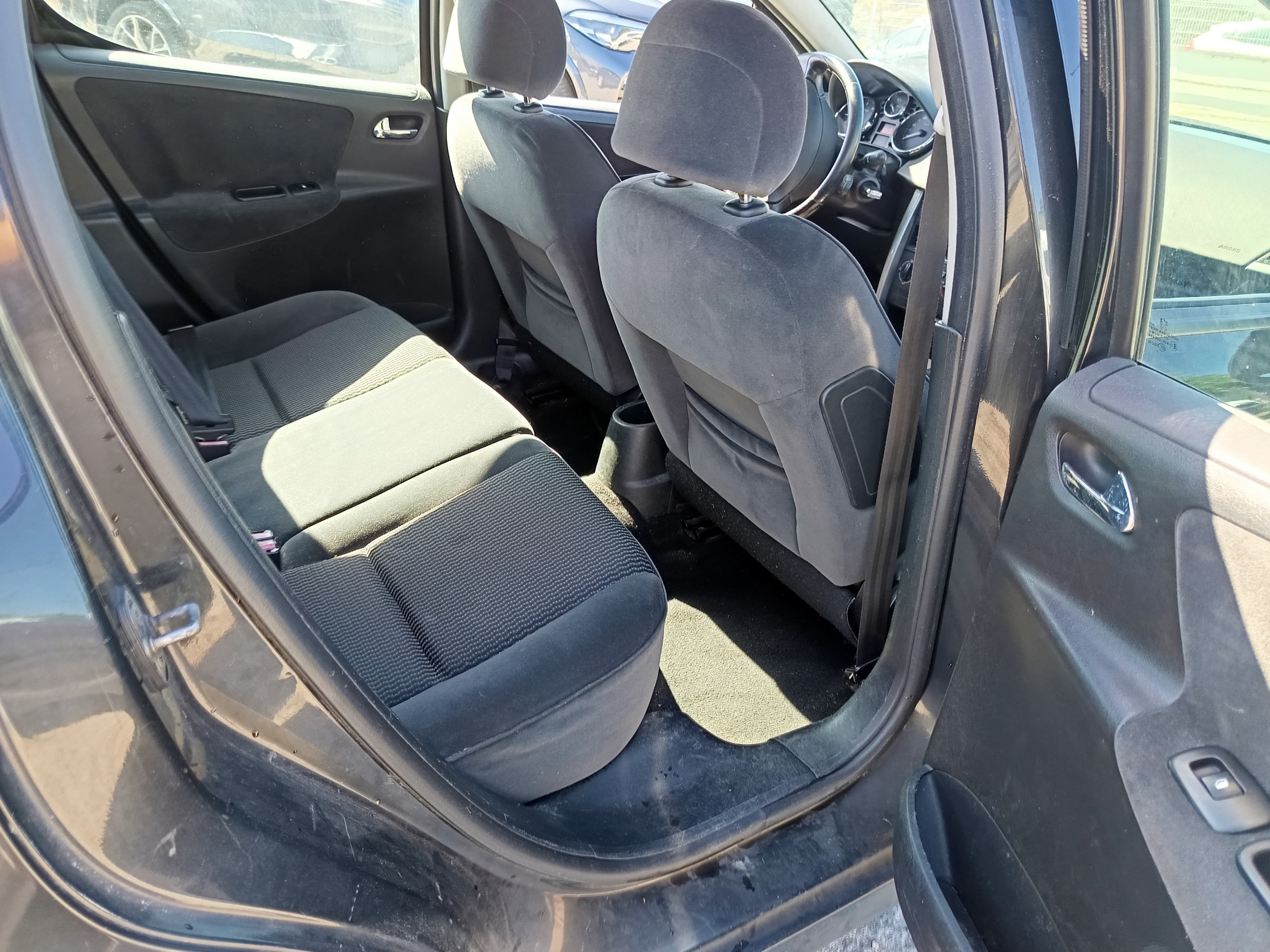 Peugeot 207 · Ano 2007 — imagem 28