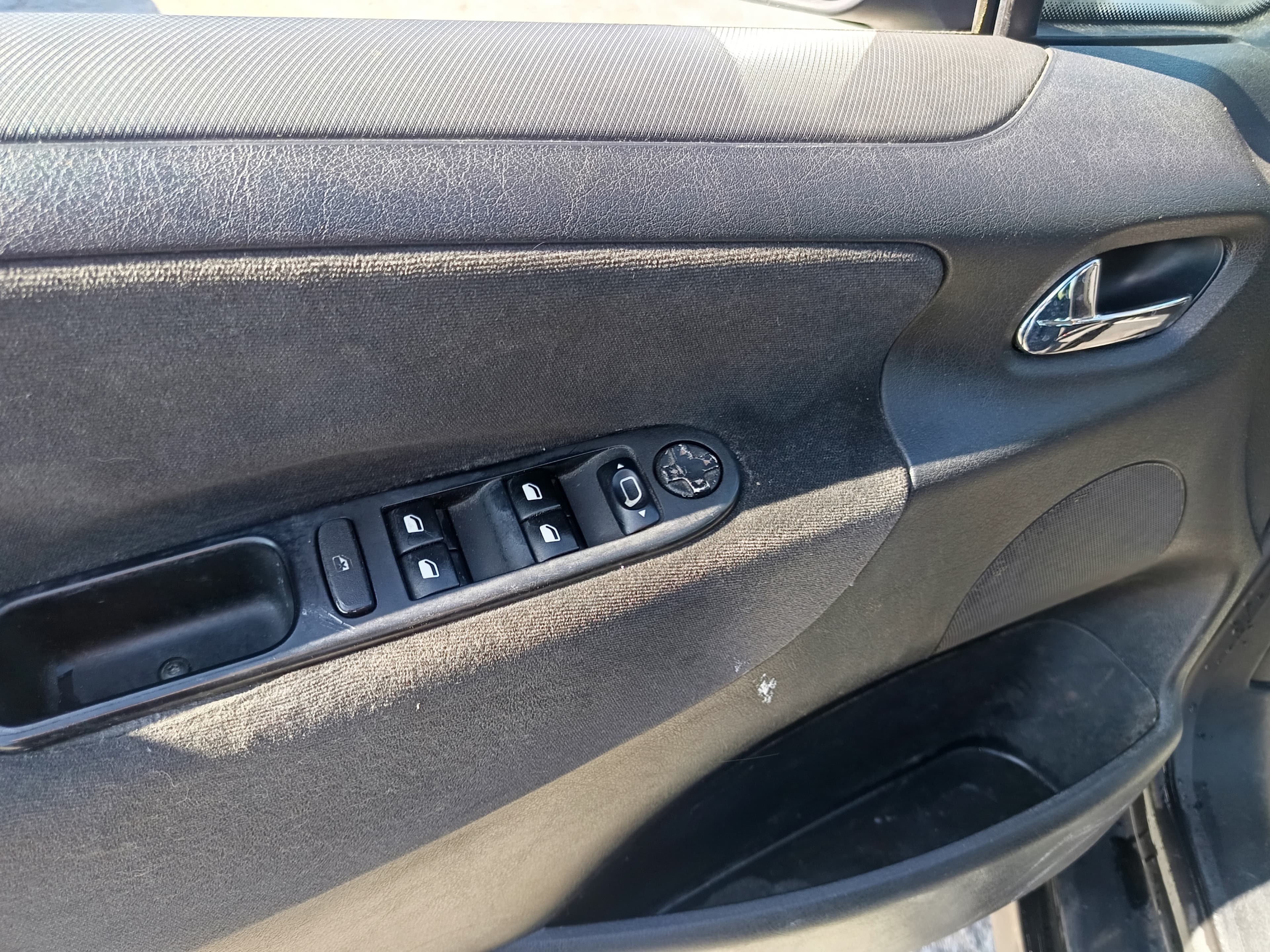 Peugeot 207 · Ano 2007 — imagem 23
