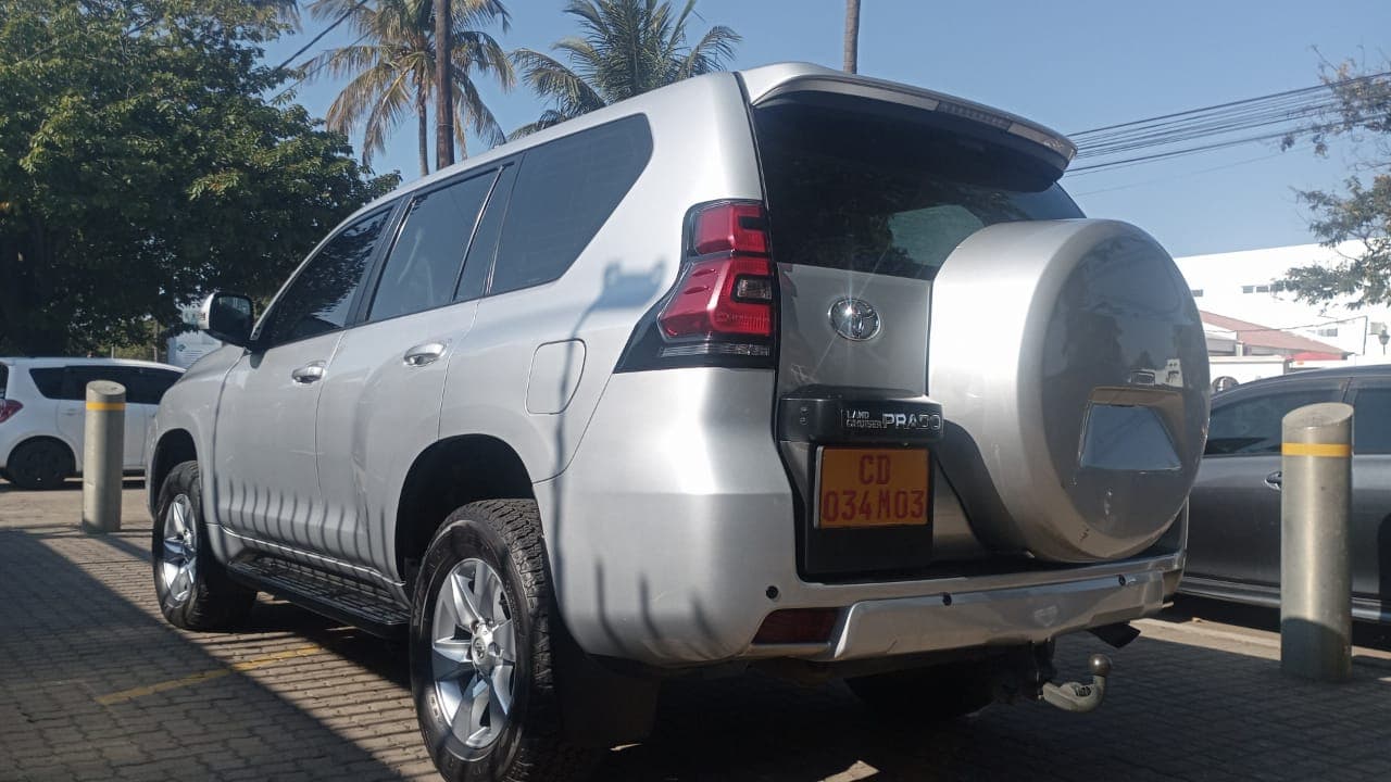 Toyota/Land Cruiser Prado 2.80m 2018 — imagen 4