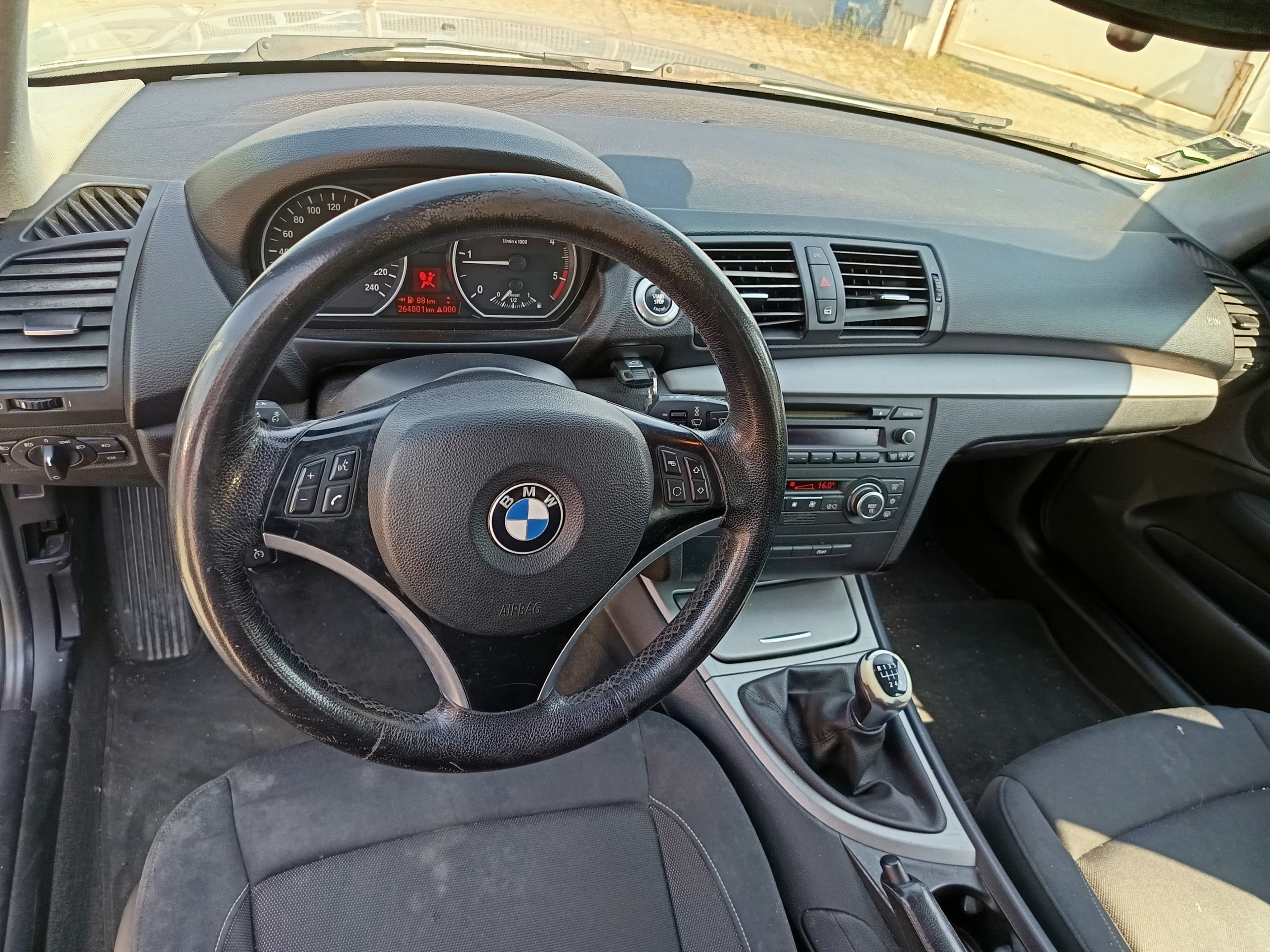 BMW 118D · Ano 2007 — imagem 19