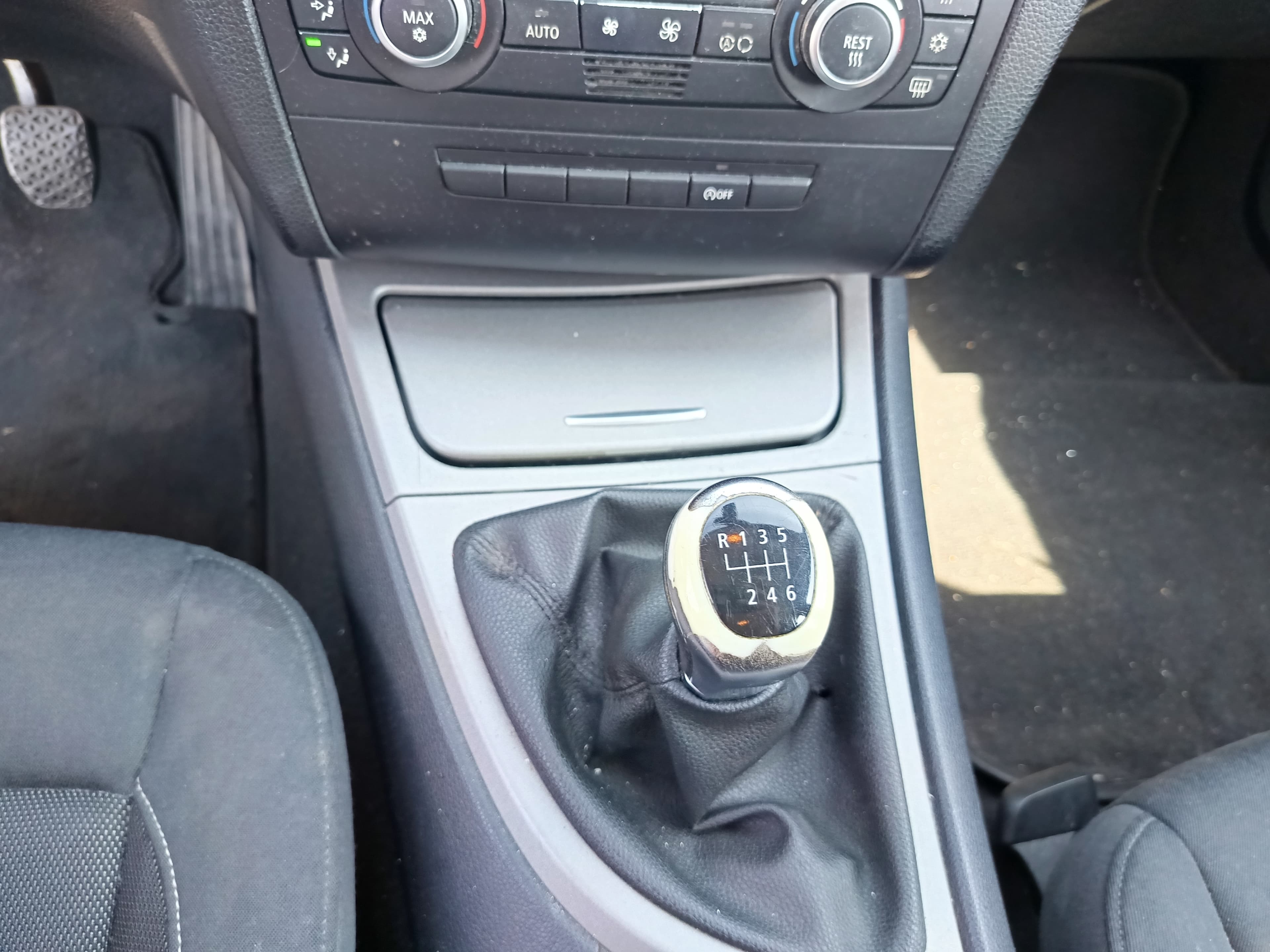 BMW 118D · Ano 2007 — imagem 28