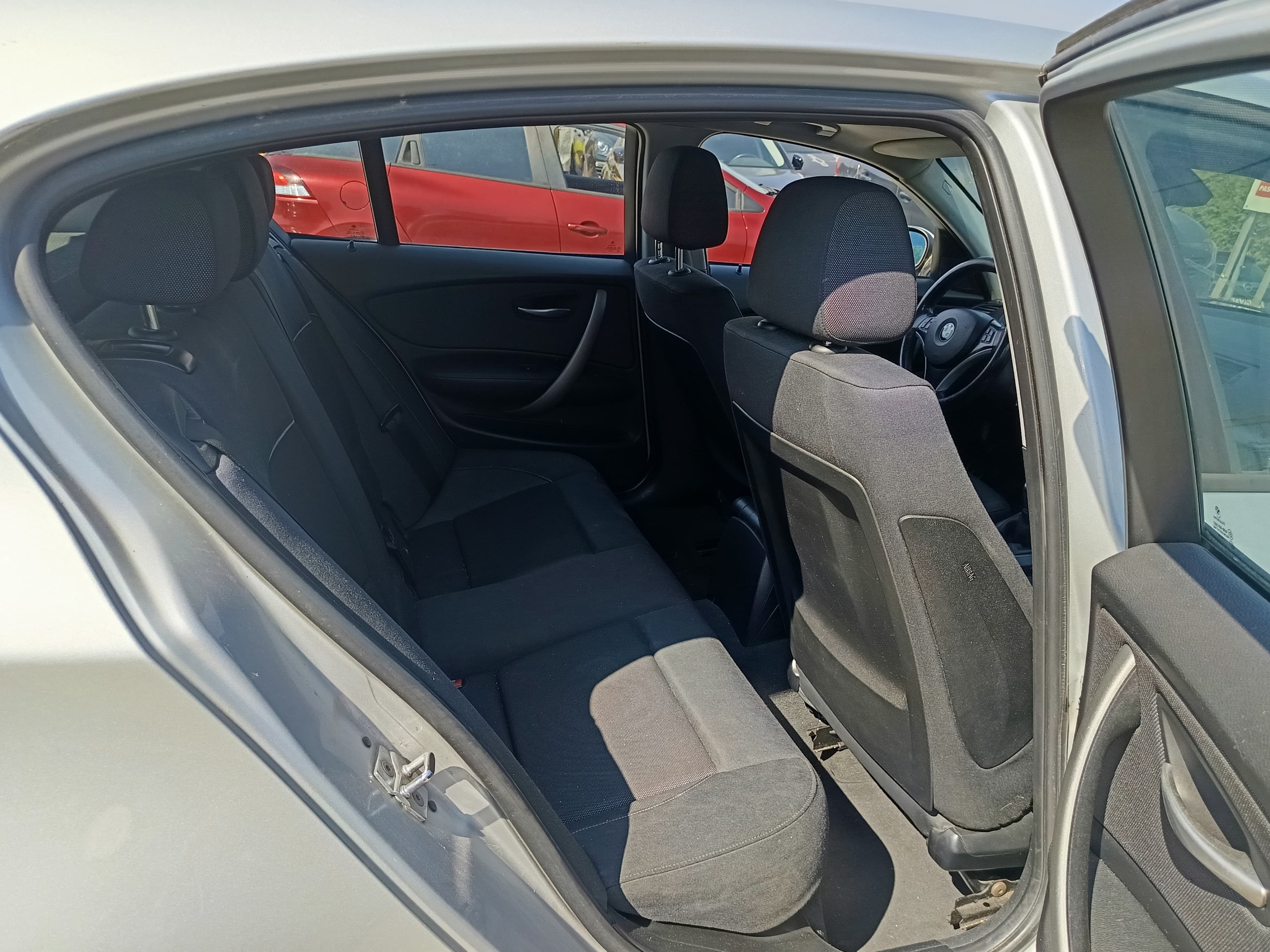 BMW 118D · Ano 2007 — imagem 27