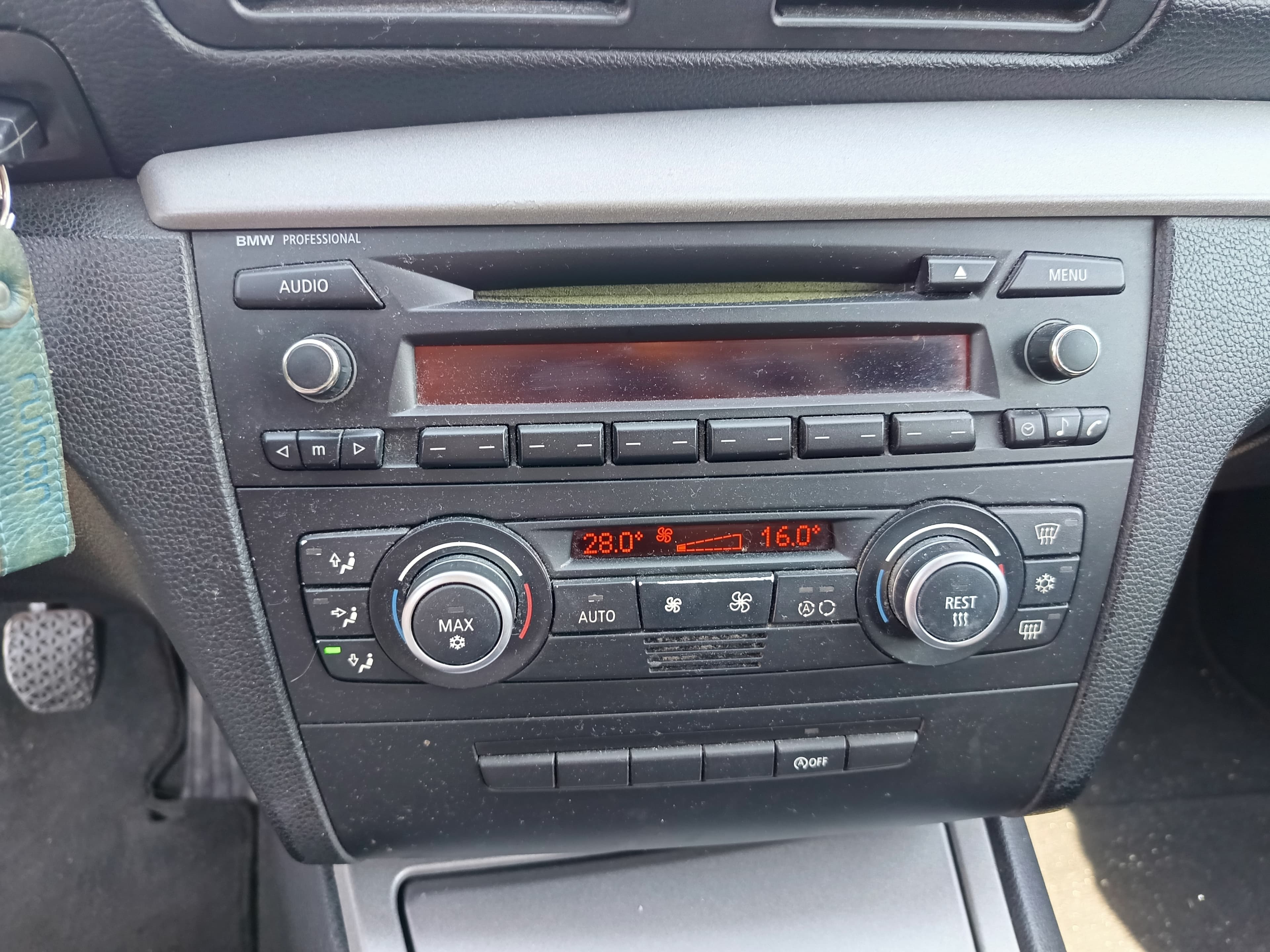 BMW 118D · Ano 2007 — imagem 32