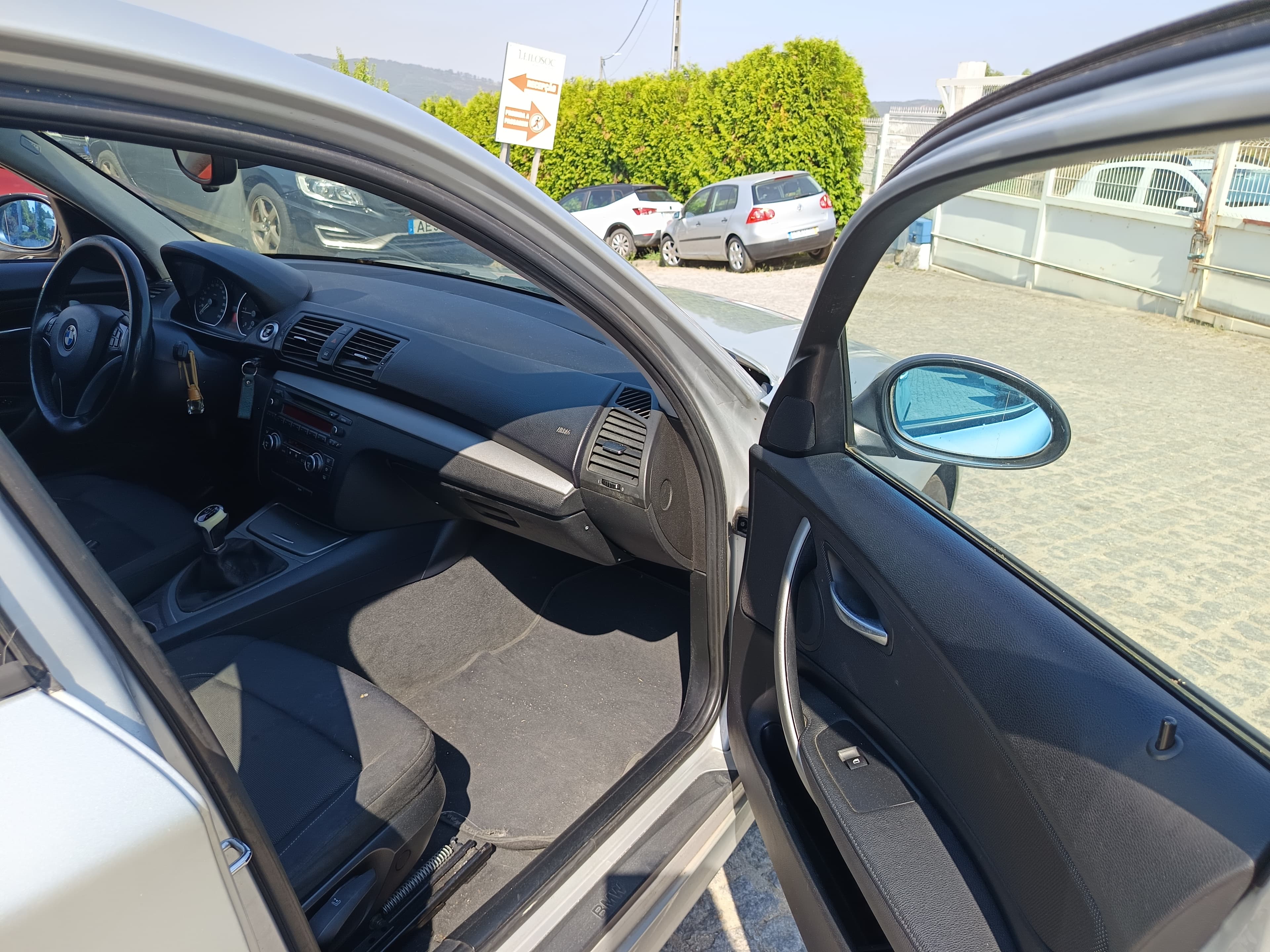 BMW 118D · Ano 2007 — imagem 33