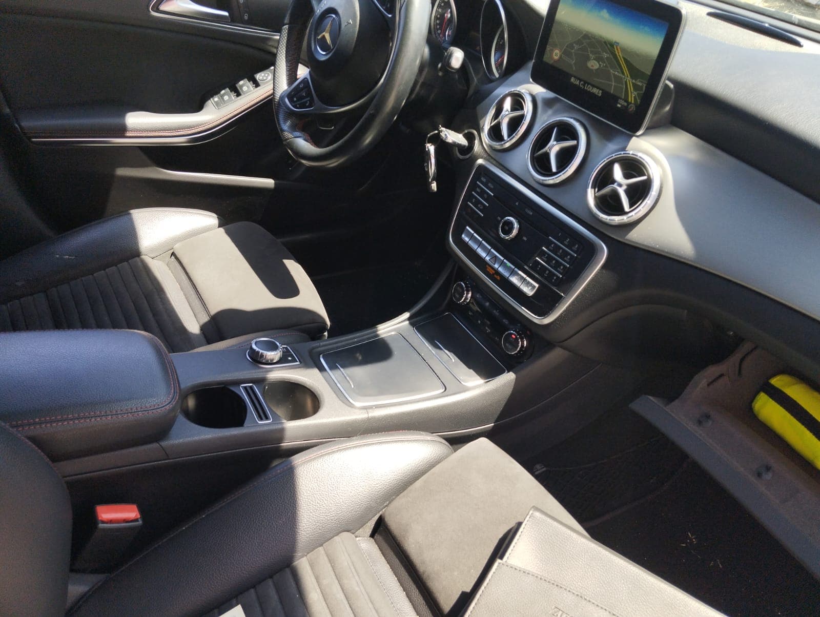 Mercedes-Benz CLA 220CDI · Ano 2017 — imagen 25