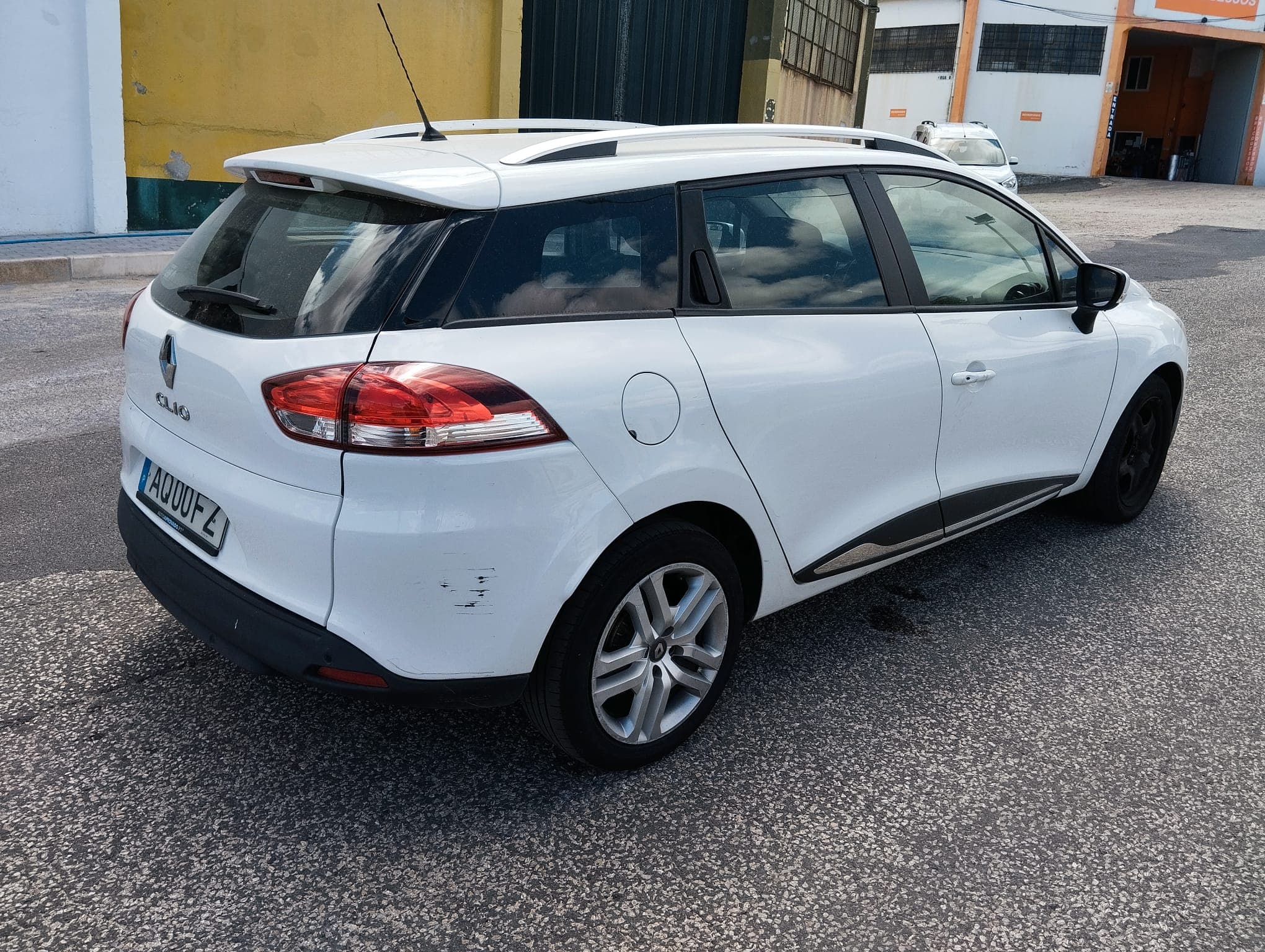 Renault Clio · Ano 2018 — imagen 4
