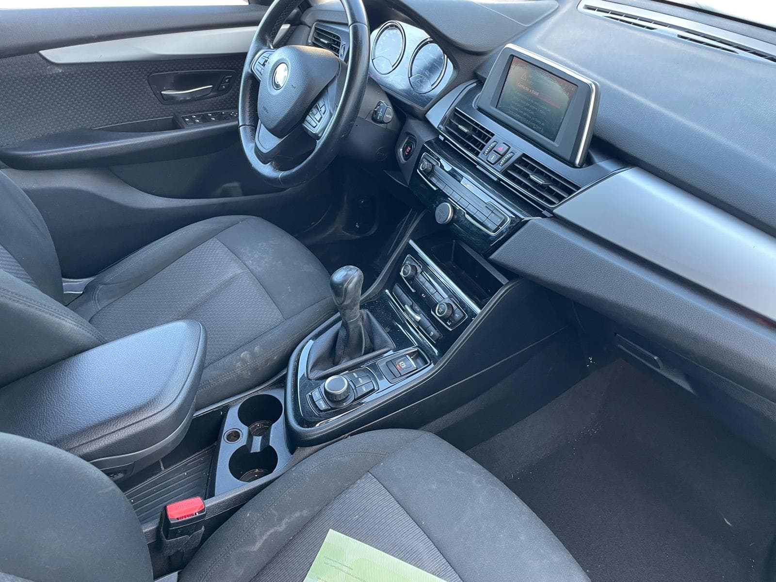 BMW 216D Advantage · Ano 2018 — imagen 11