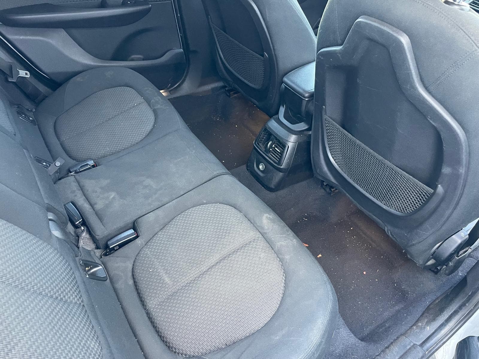 BMW 216D Advantage · Ano 2018 — imagen 12