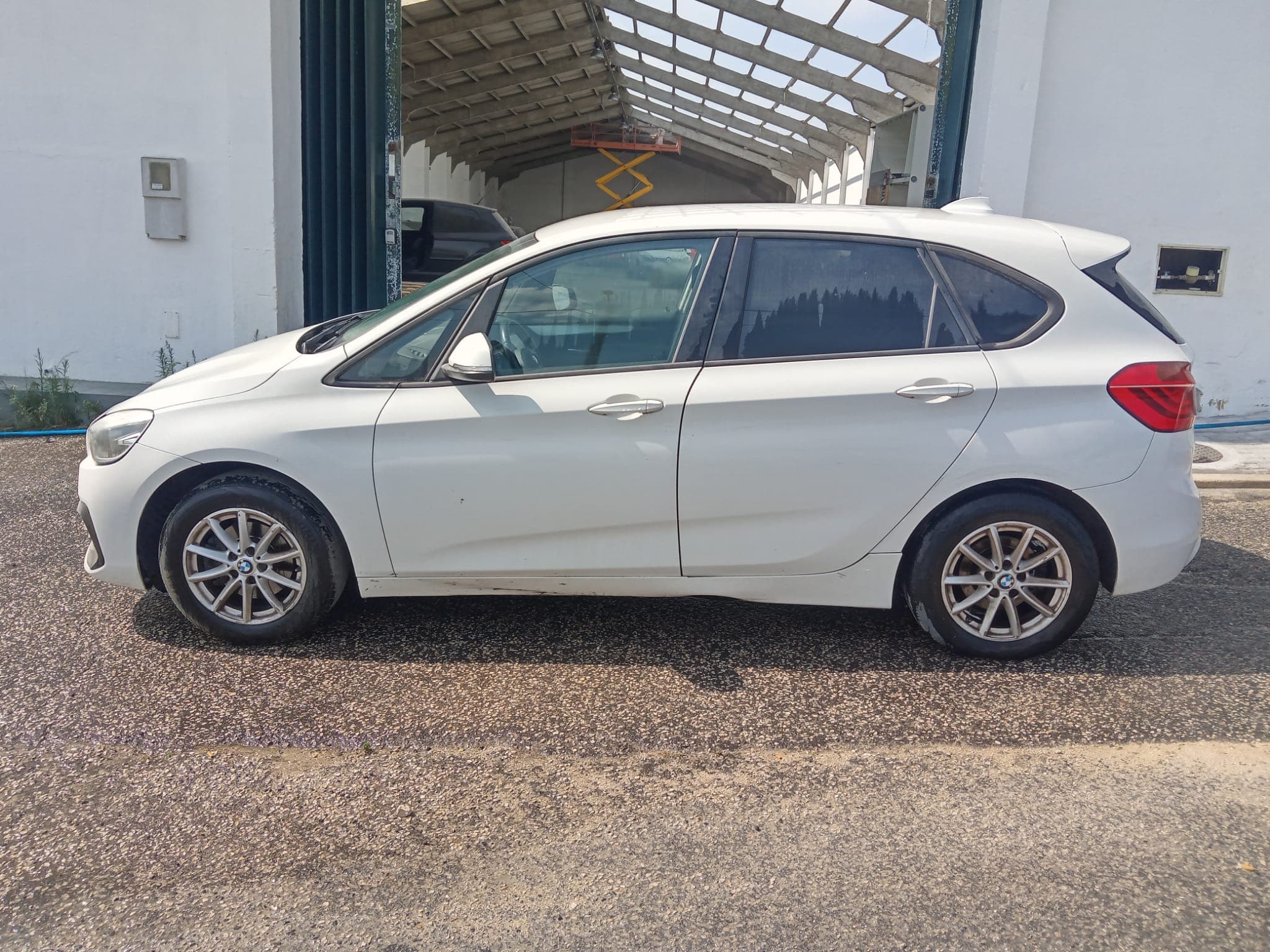 BMW 216D Advantage · Ano 2018 — imagen 6