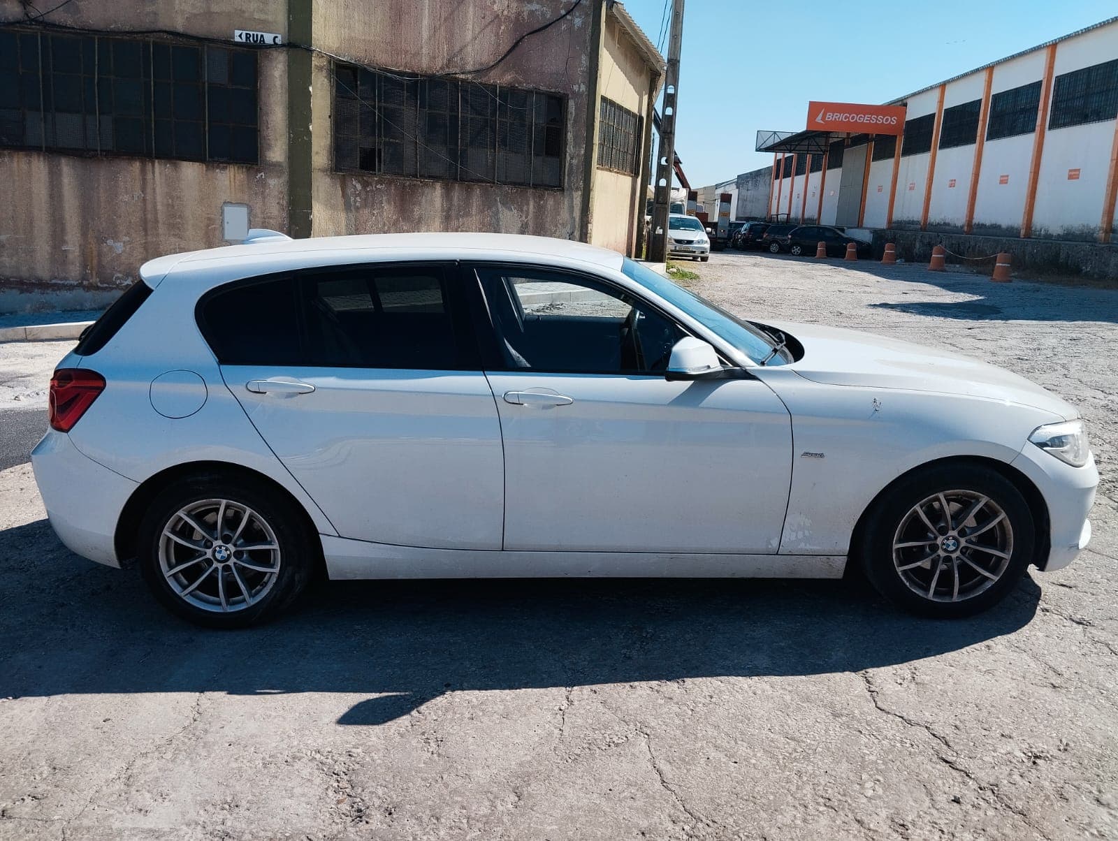 BMW 116 D · Ano 2016 — imagem 8