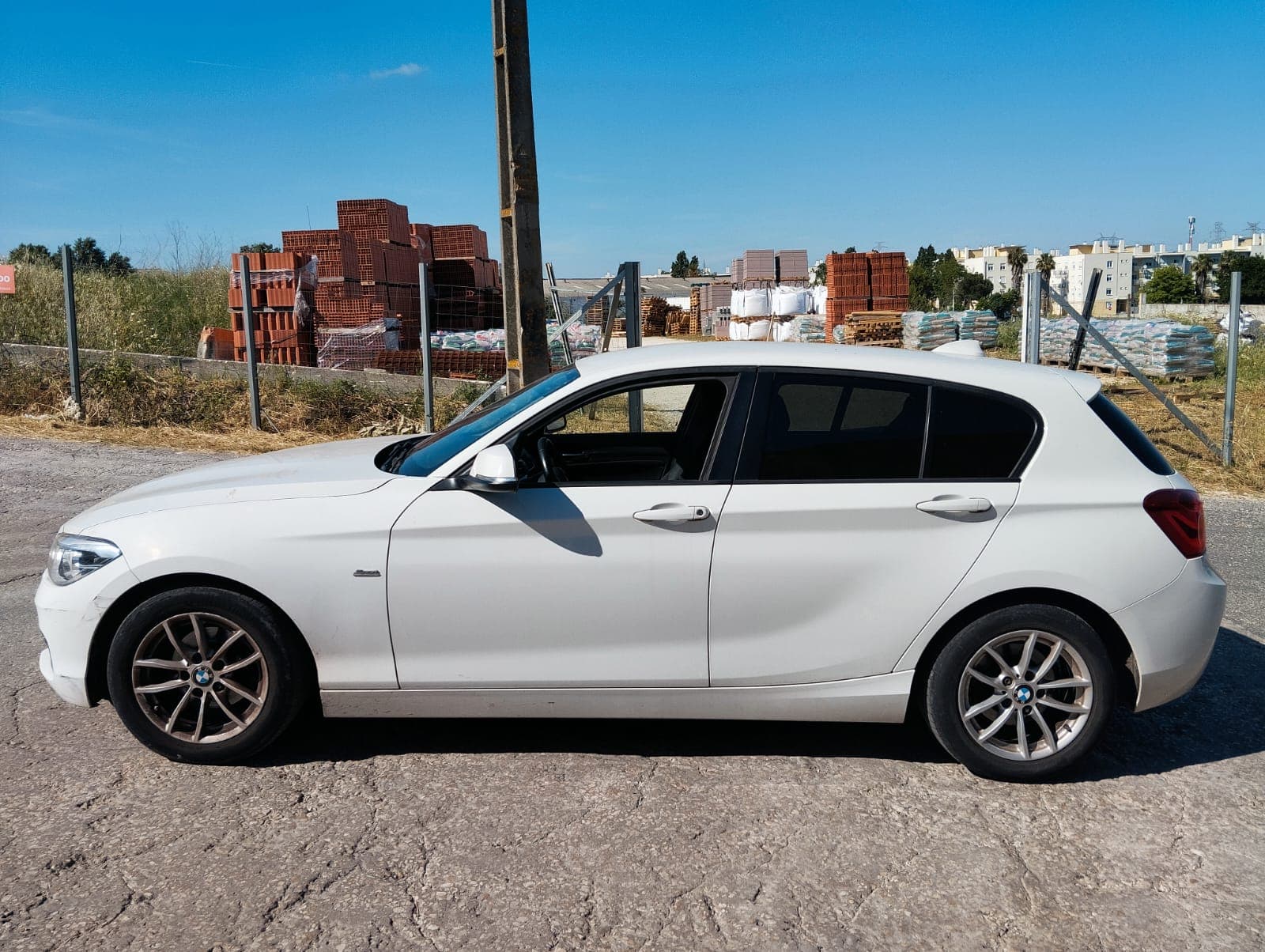 BMW 116 D · Ano 2016 — imagem 7