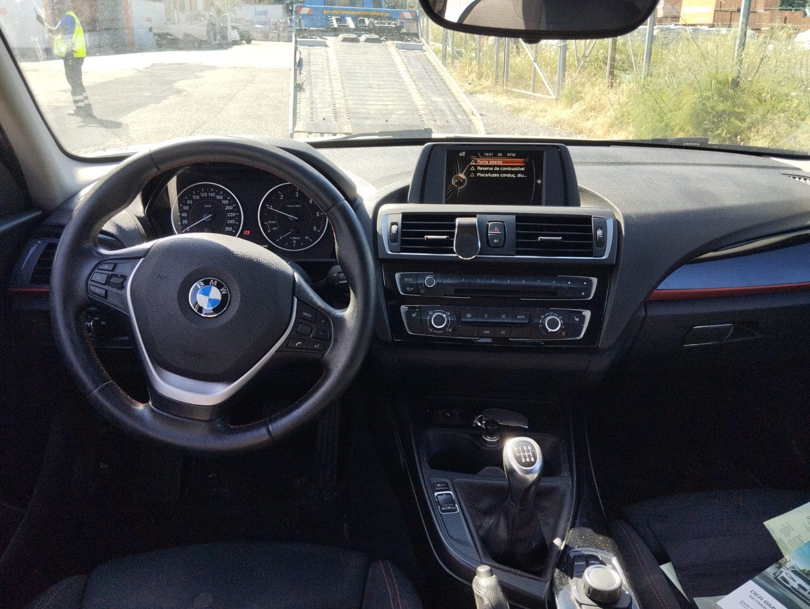 BMW 116 D · Ano 2016 — imagem 19