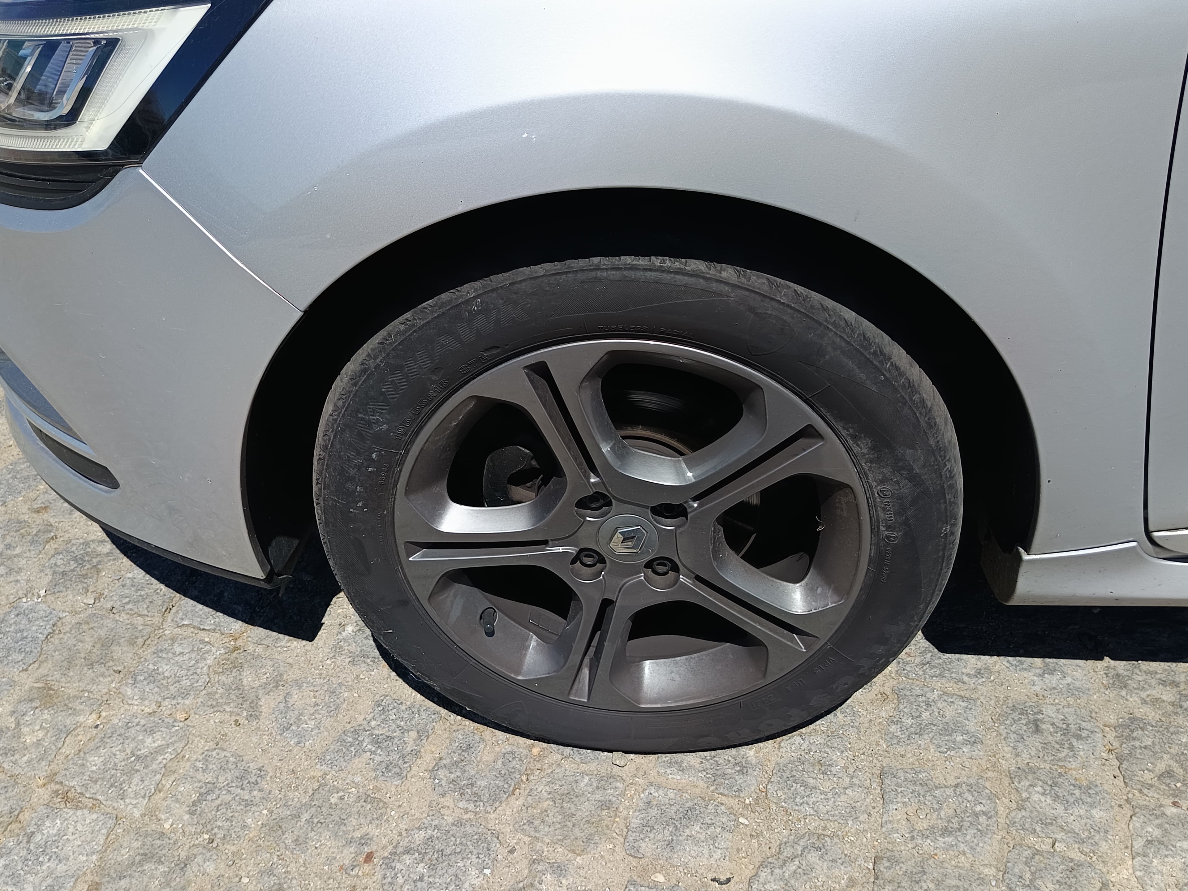 Renault Clio · Ano 2019 — image 12