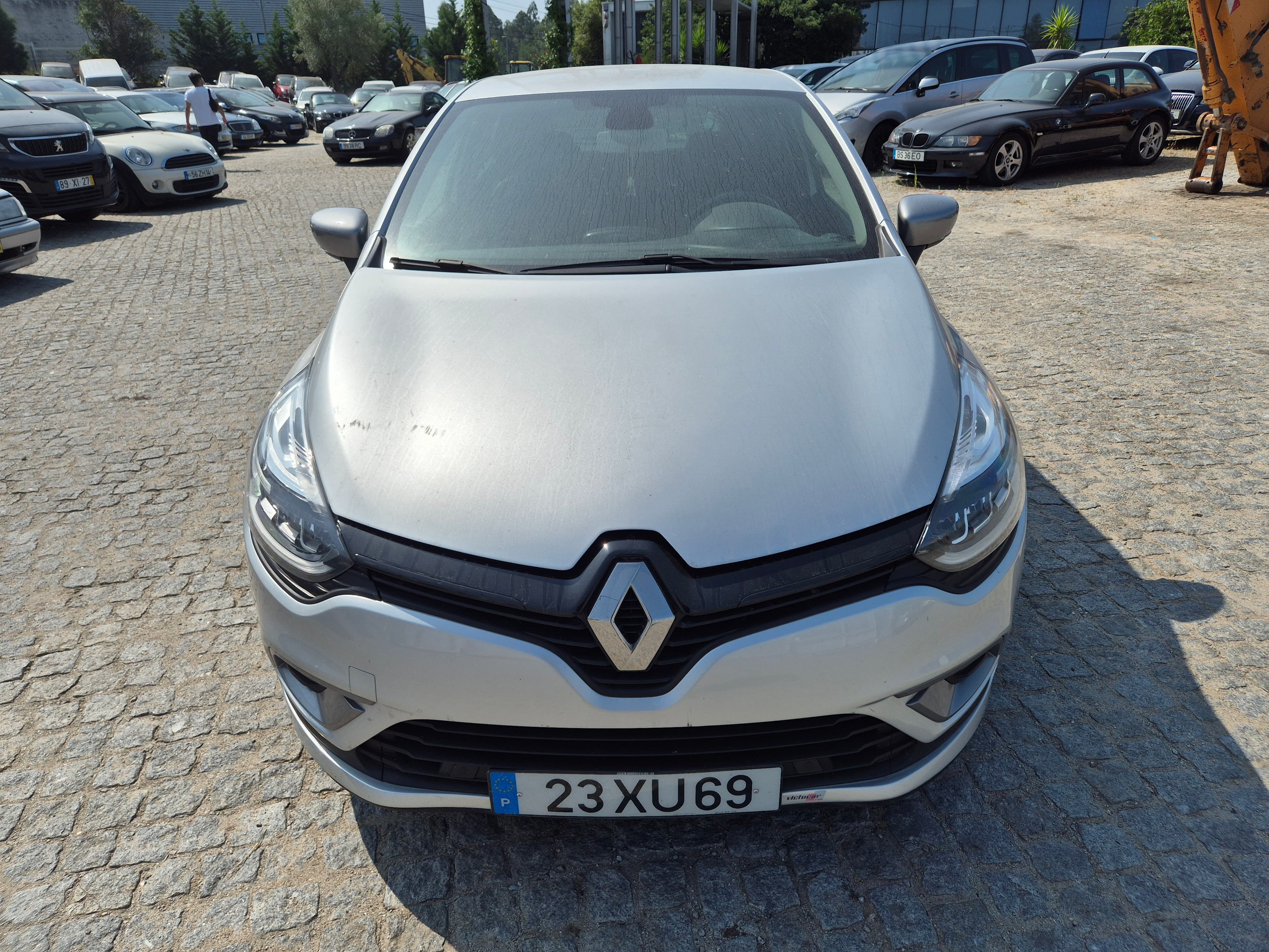 Renault Clio · Ano 2019 — image 2