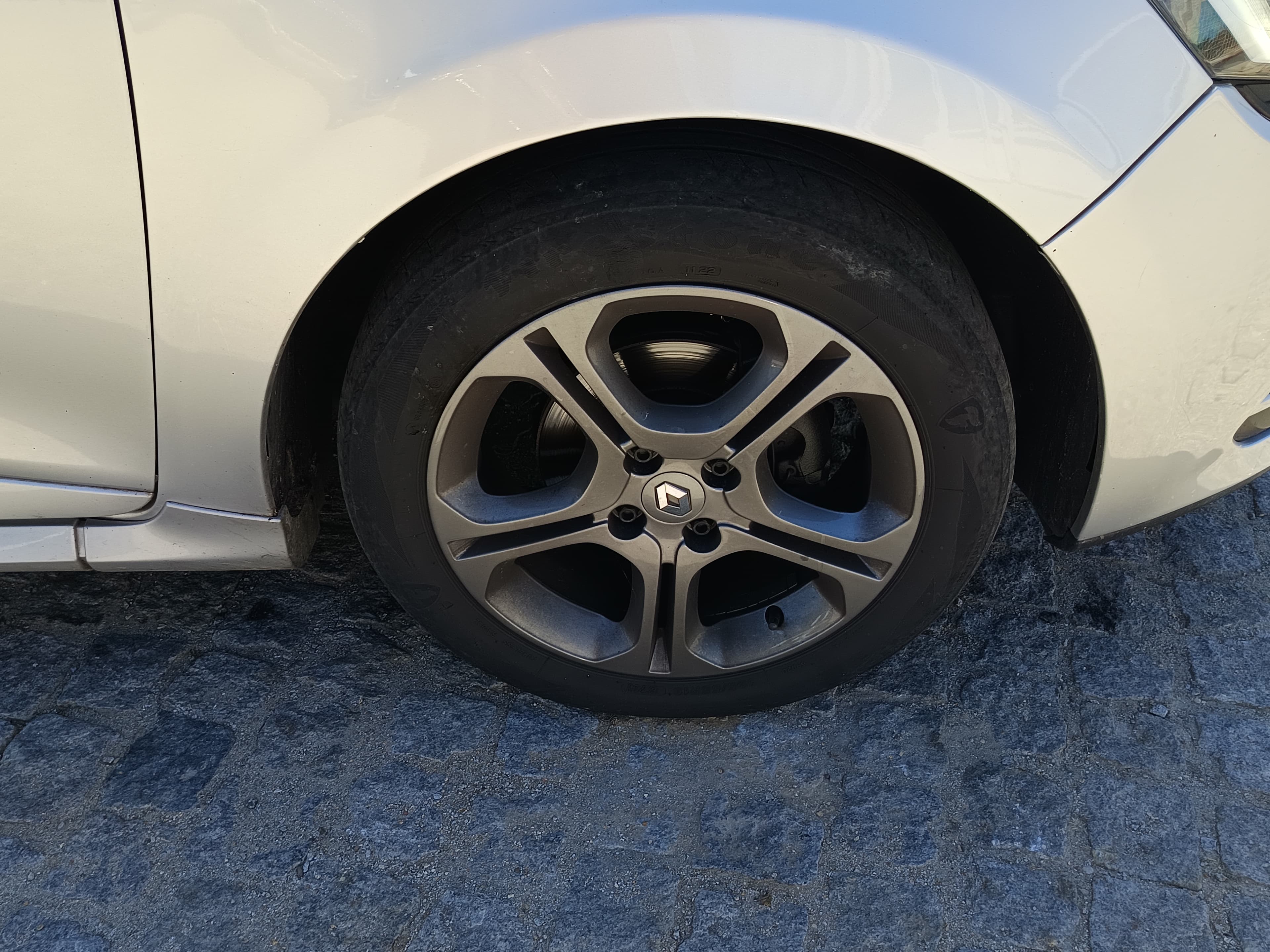 Renault Clio · Ano 2019 — image 14