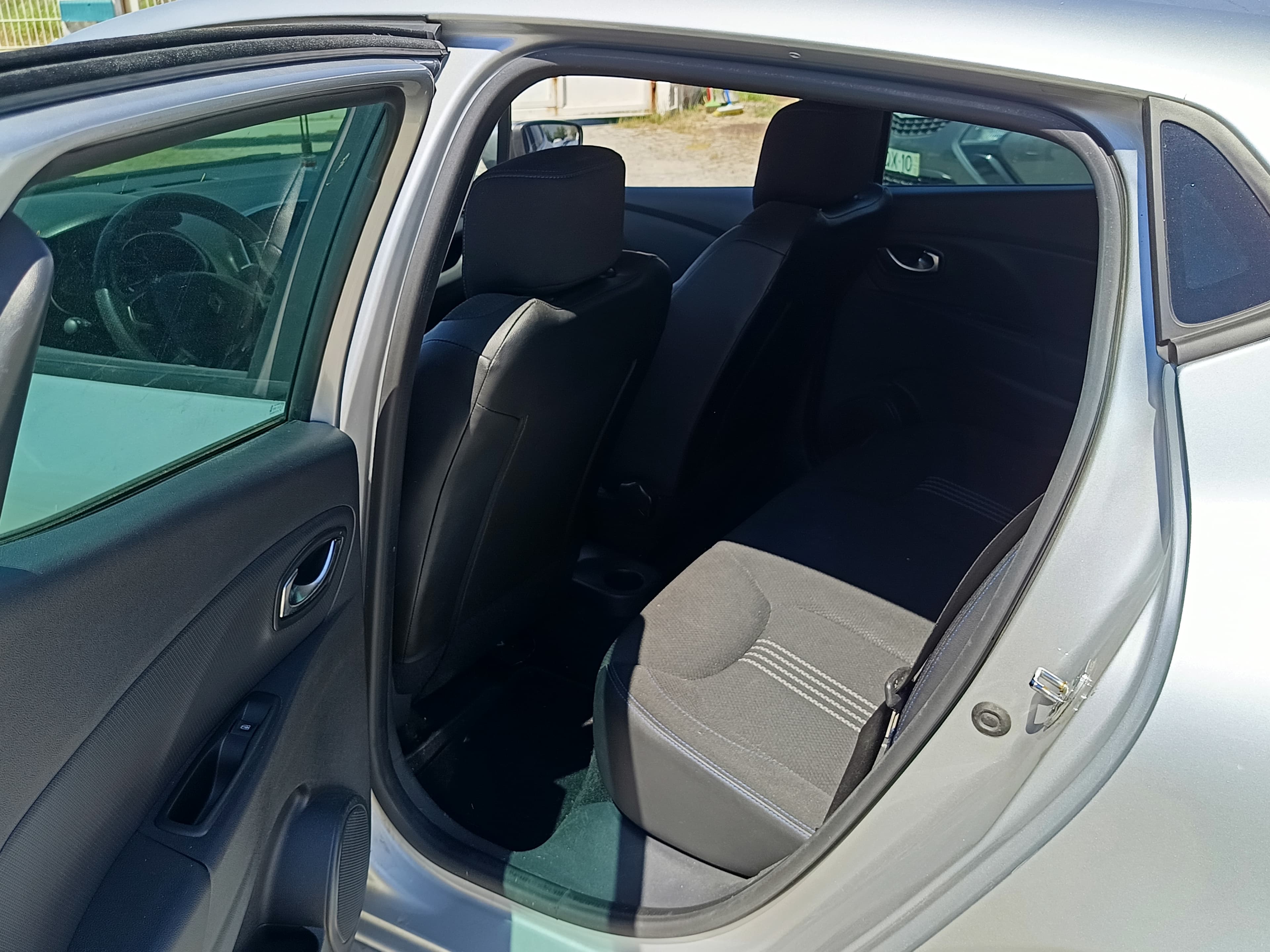 Renault Clio · Ano 2019 — image 36
