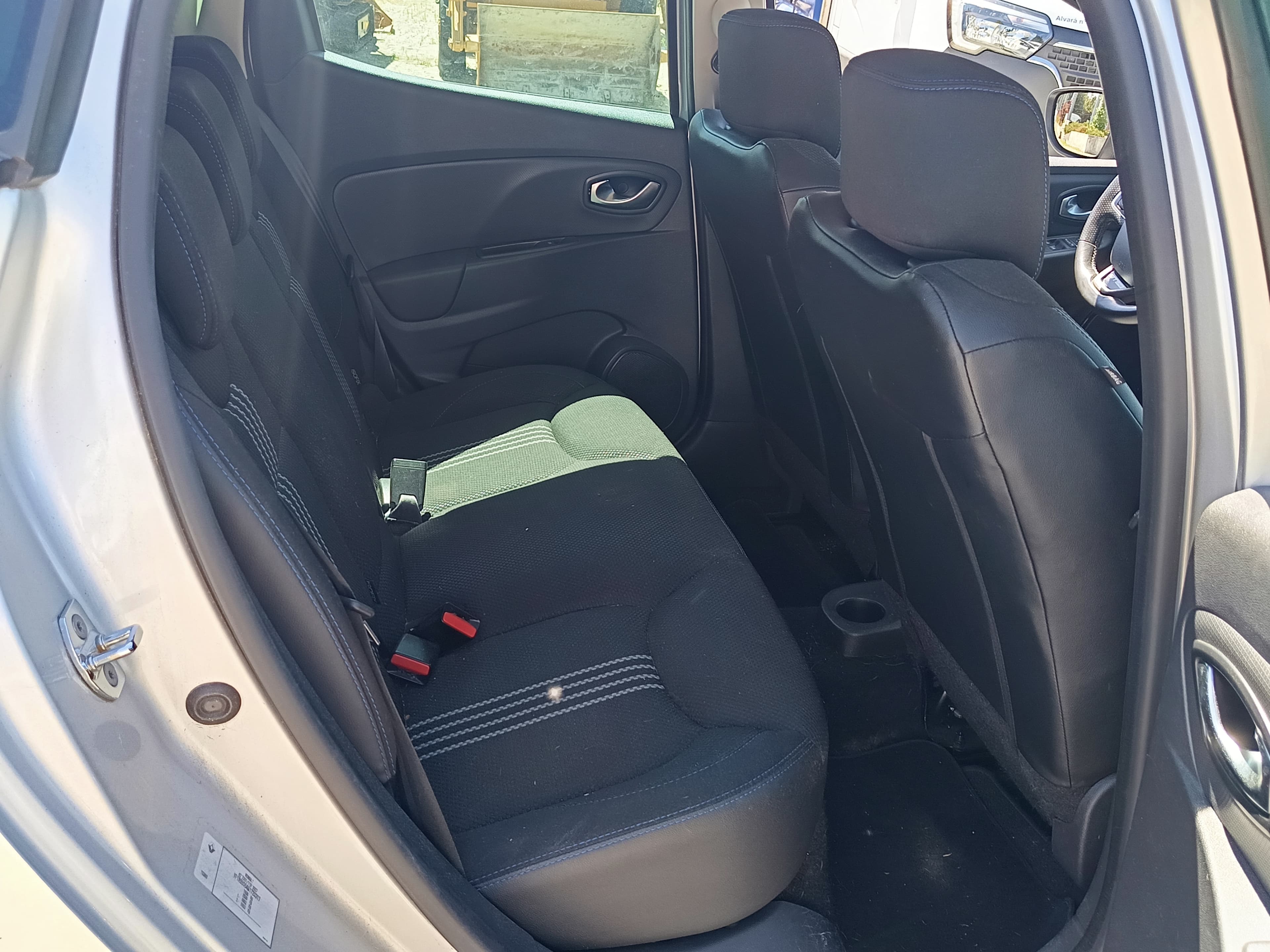 Renault Clio · Ano 2019 — image 32