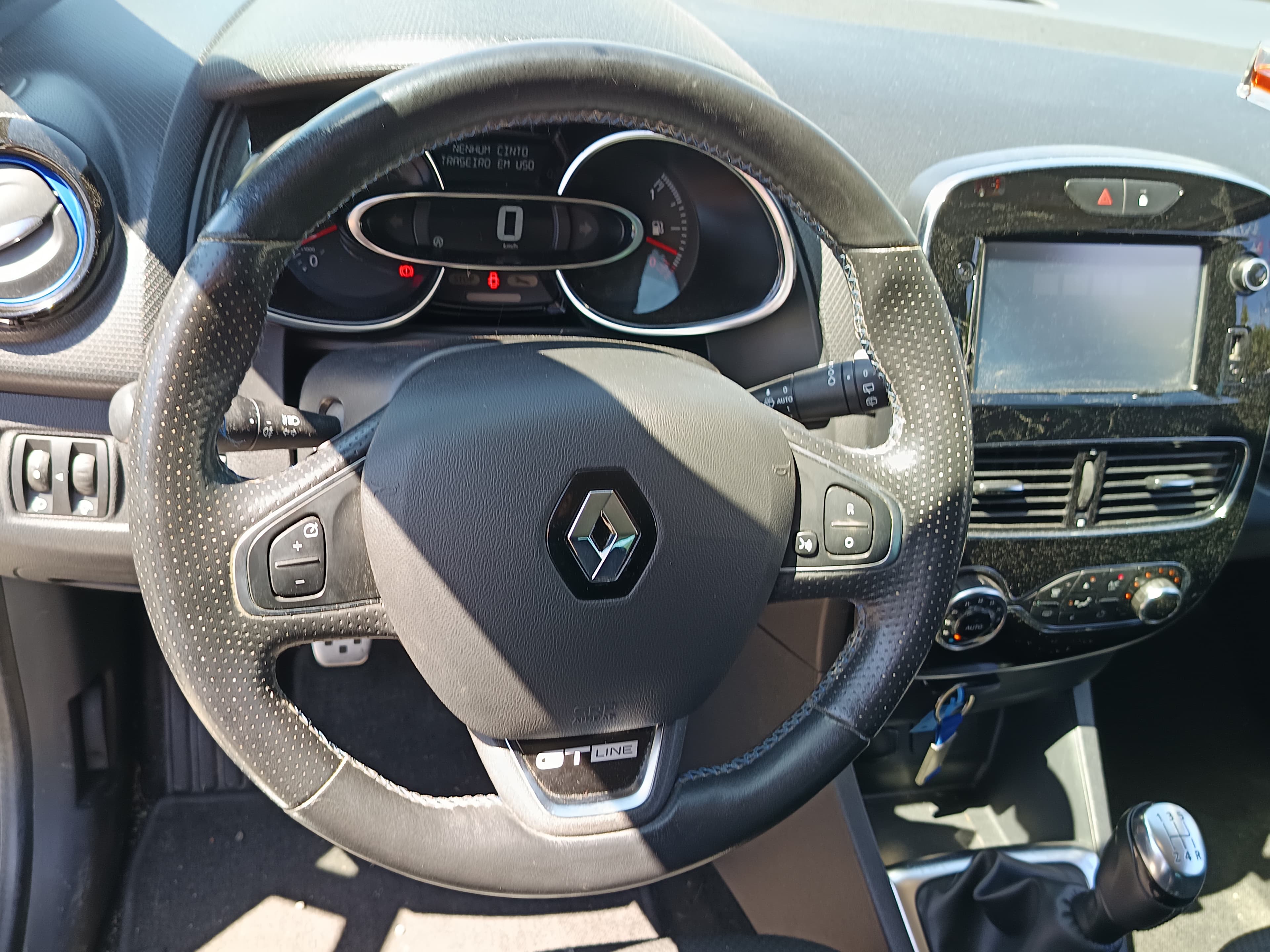 Renault Clio · Ano 2019 — image 20