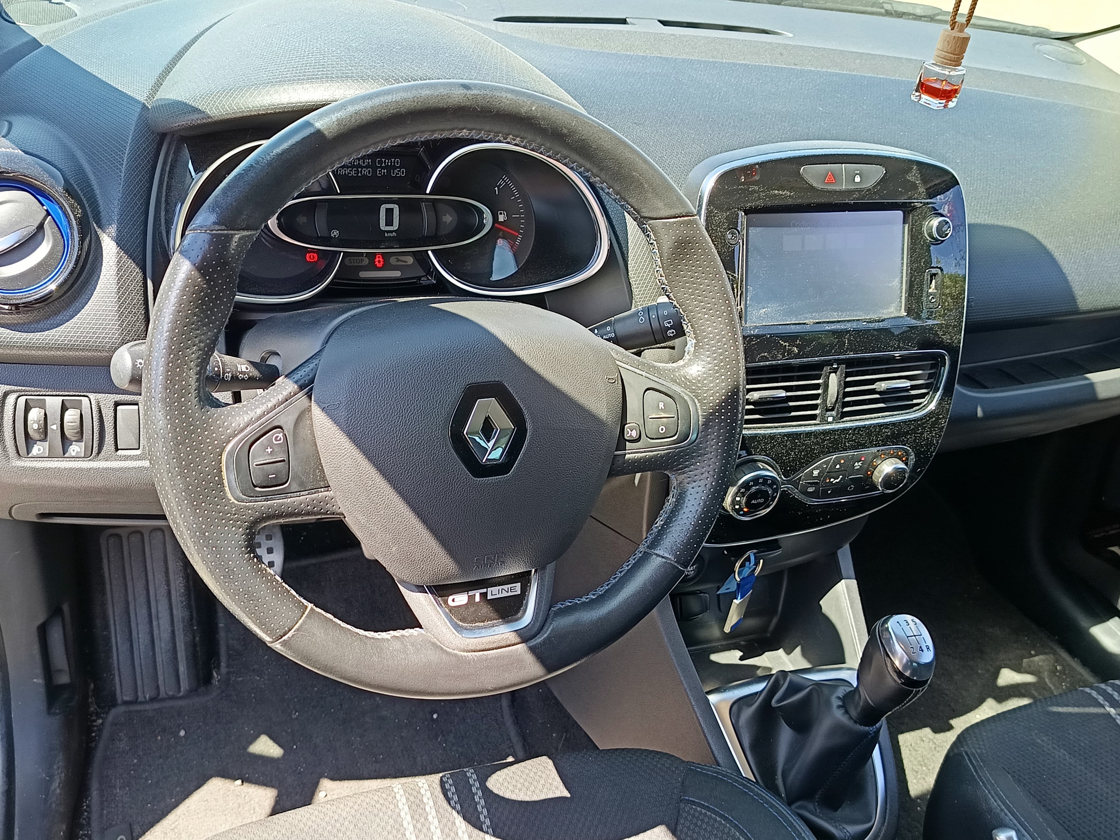Renault Clio · Ano 2019 — image 19