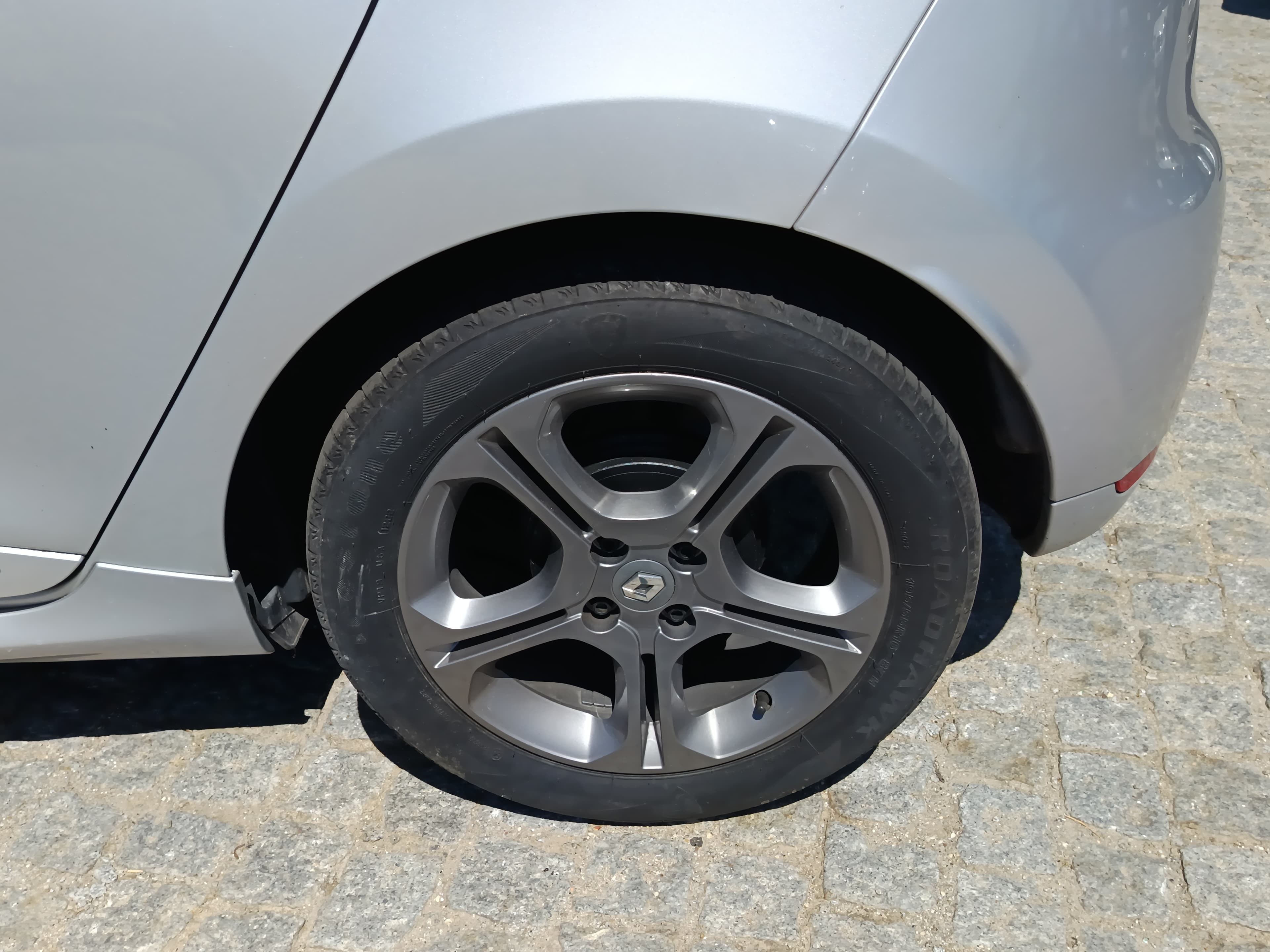 Renault Clio · Ano 2019 — image 13