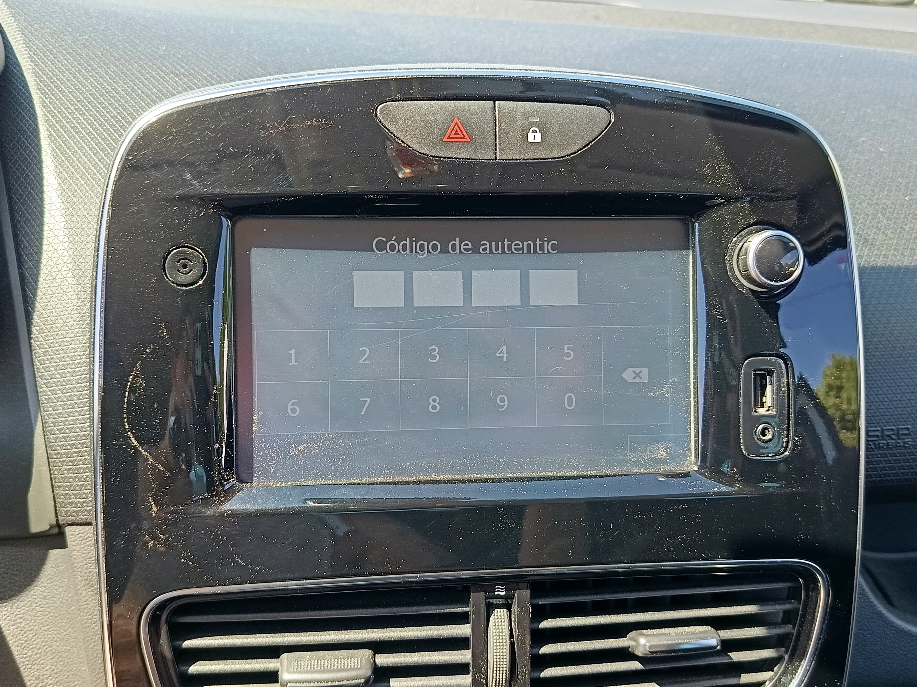 Renault Clio · Ano 2019 — image 25