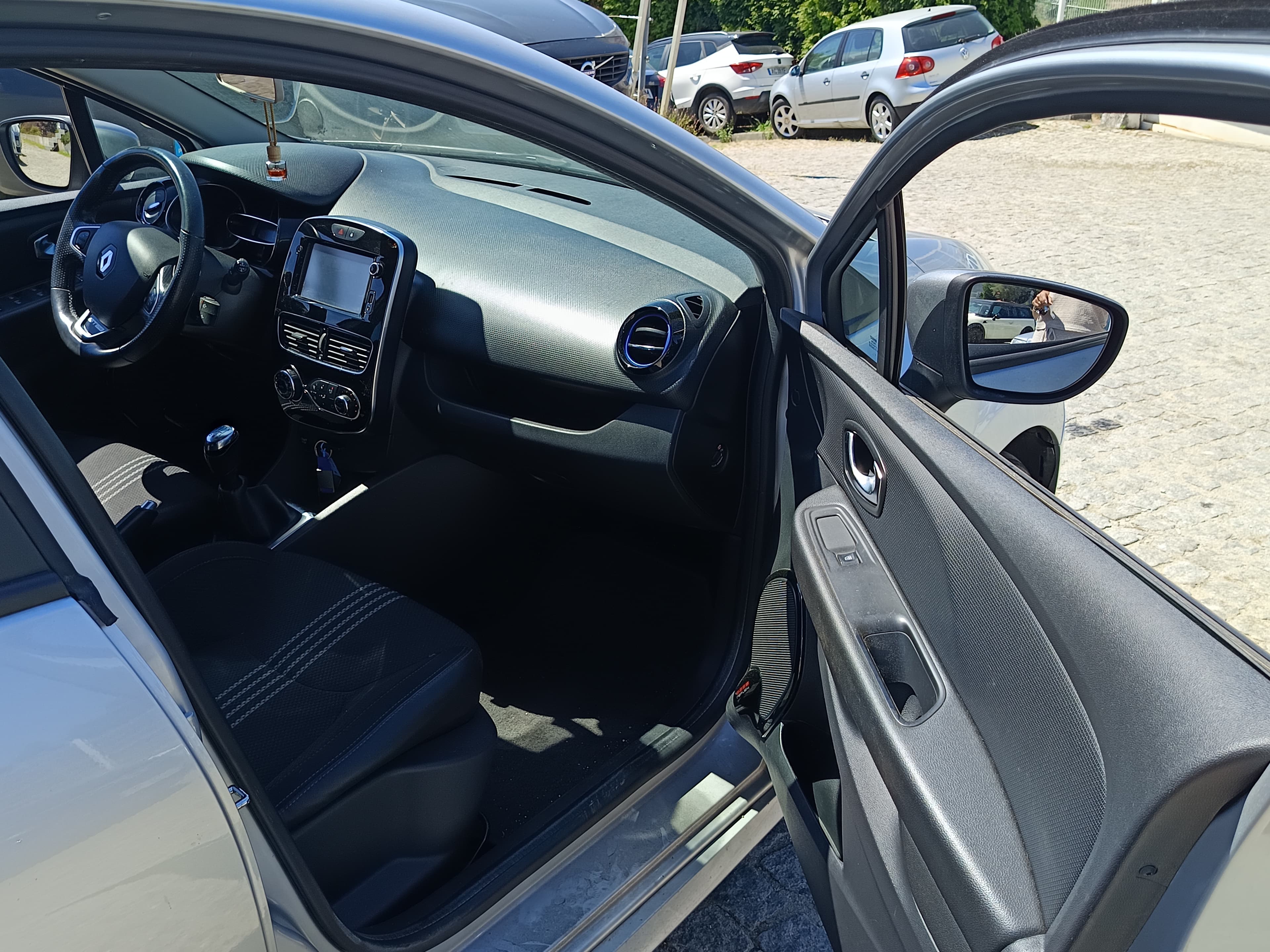 Renault Clio · Ano 2019 — image 33