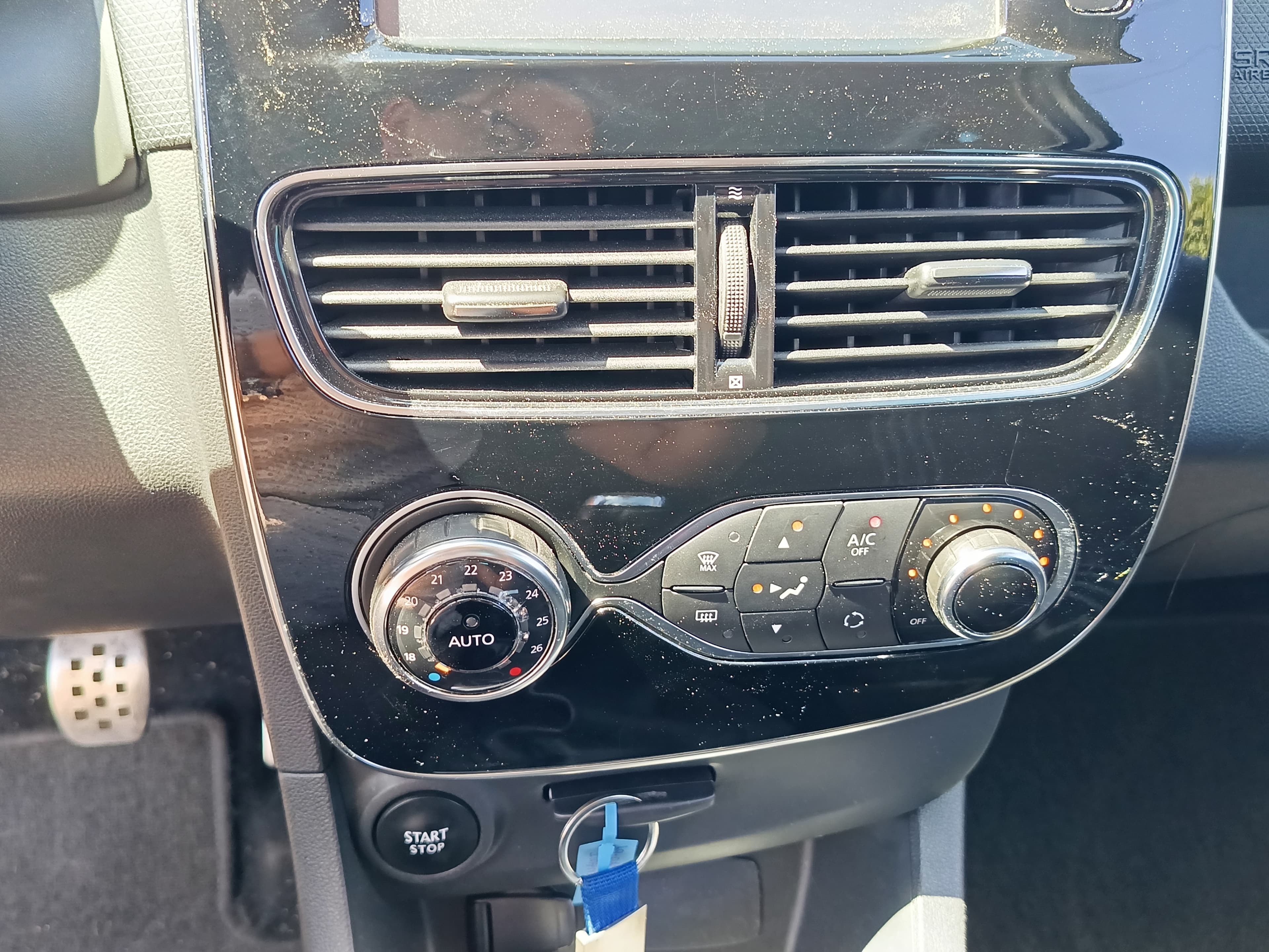 Renault Clio · Ano 2019 — image 26
