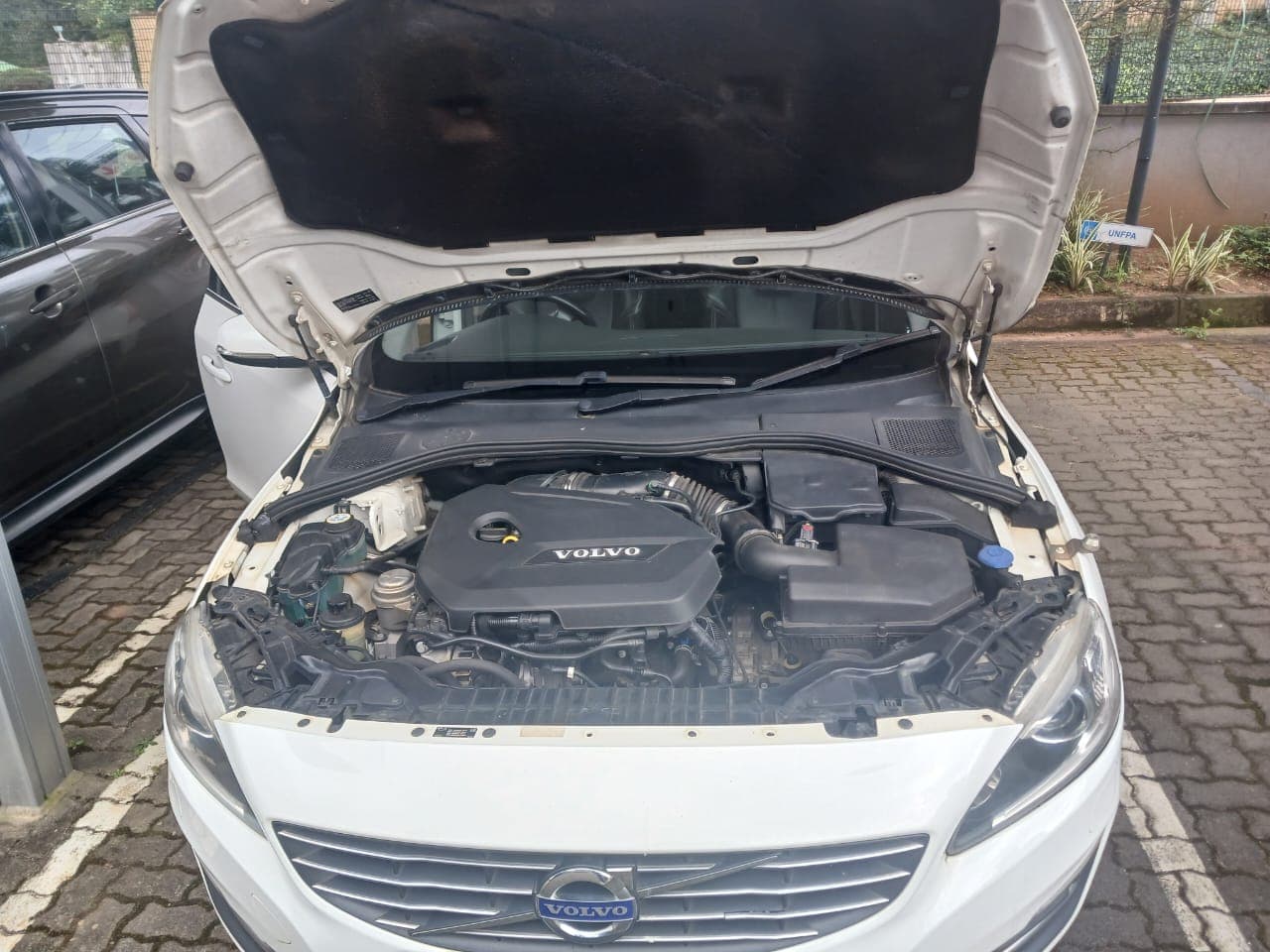 VOLVO S60 T3 — image 8