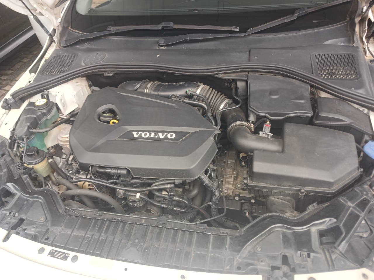 VOLVO S60 T3 — image 12