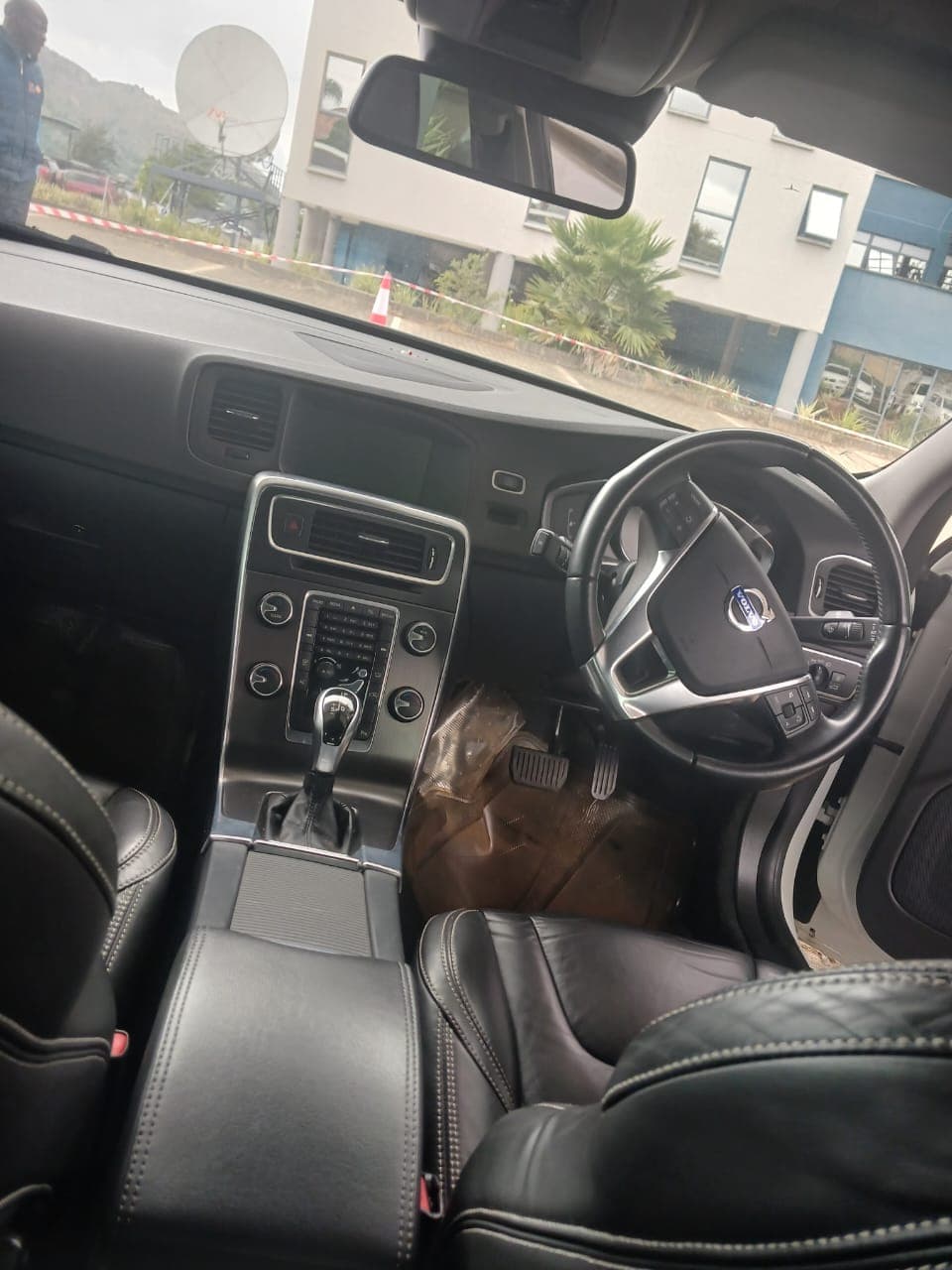 VOLVO S60 T3 — image 7