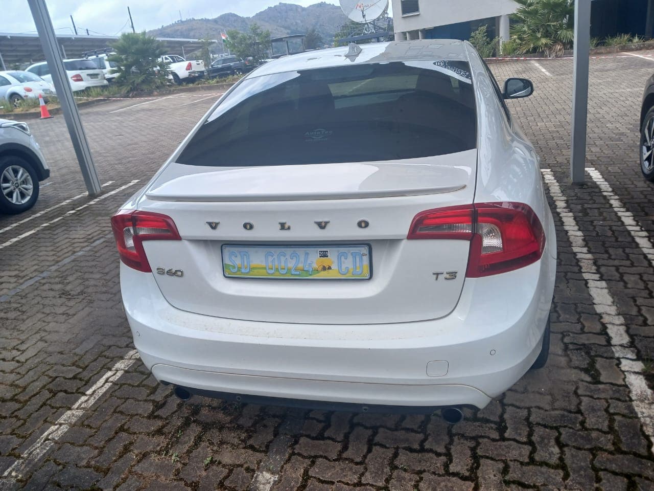 VOLVO S60 T3 — image 13