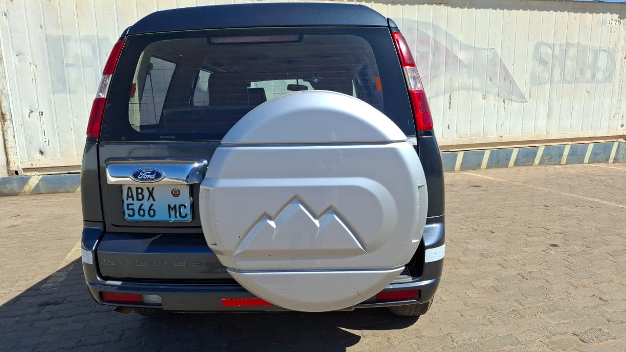 Ford Everest - 2012 — imagem 3