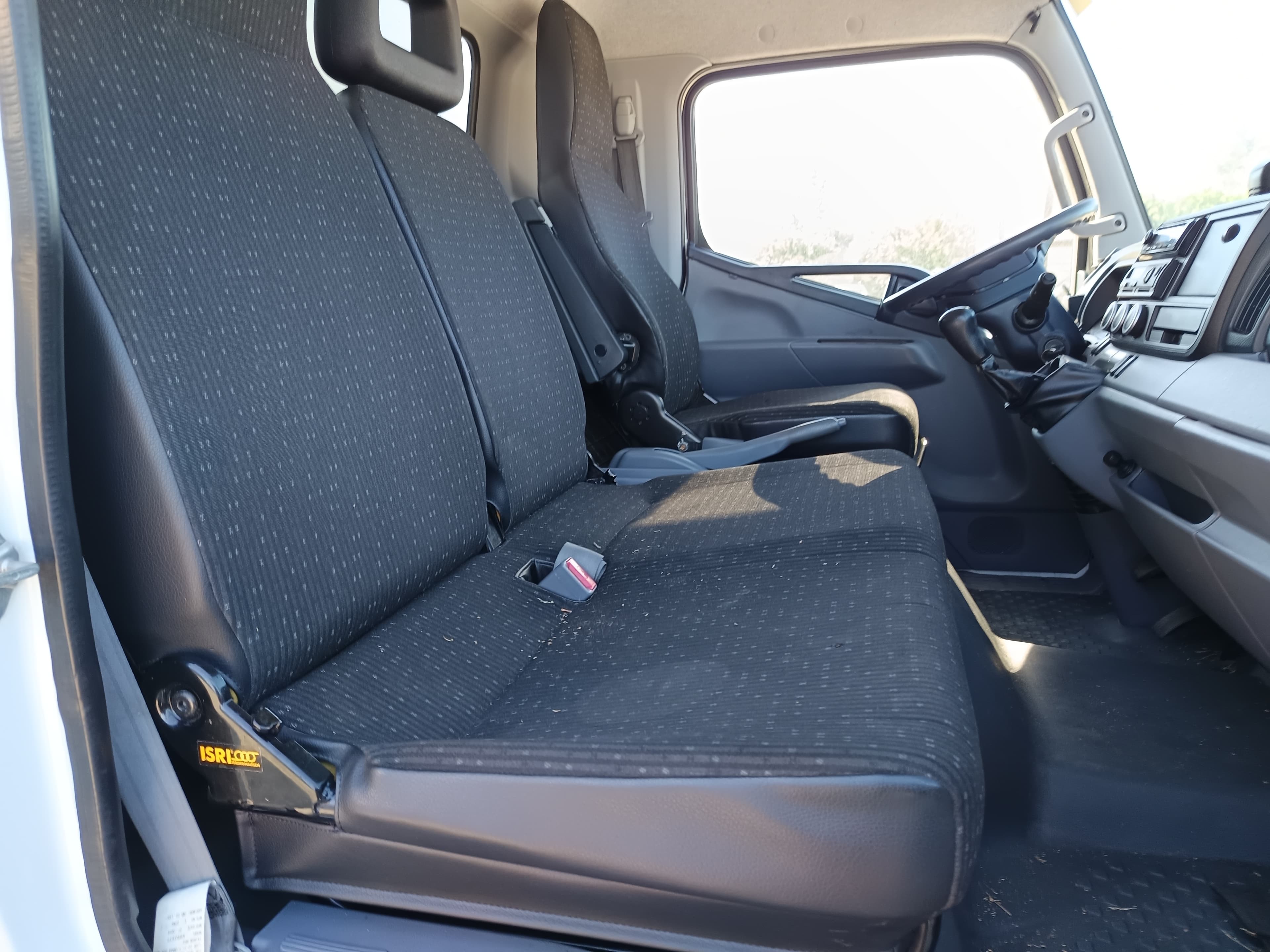 Mitsubishi Canter · Ano 2016 — imagen 23