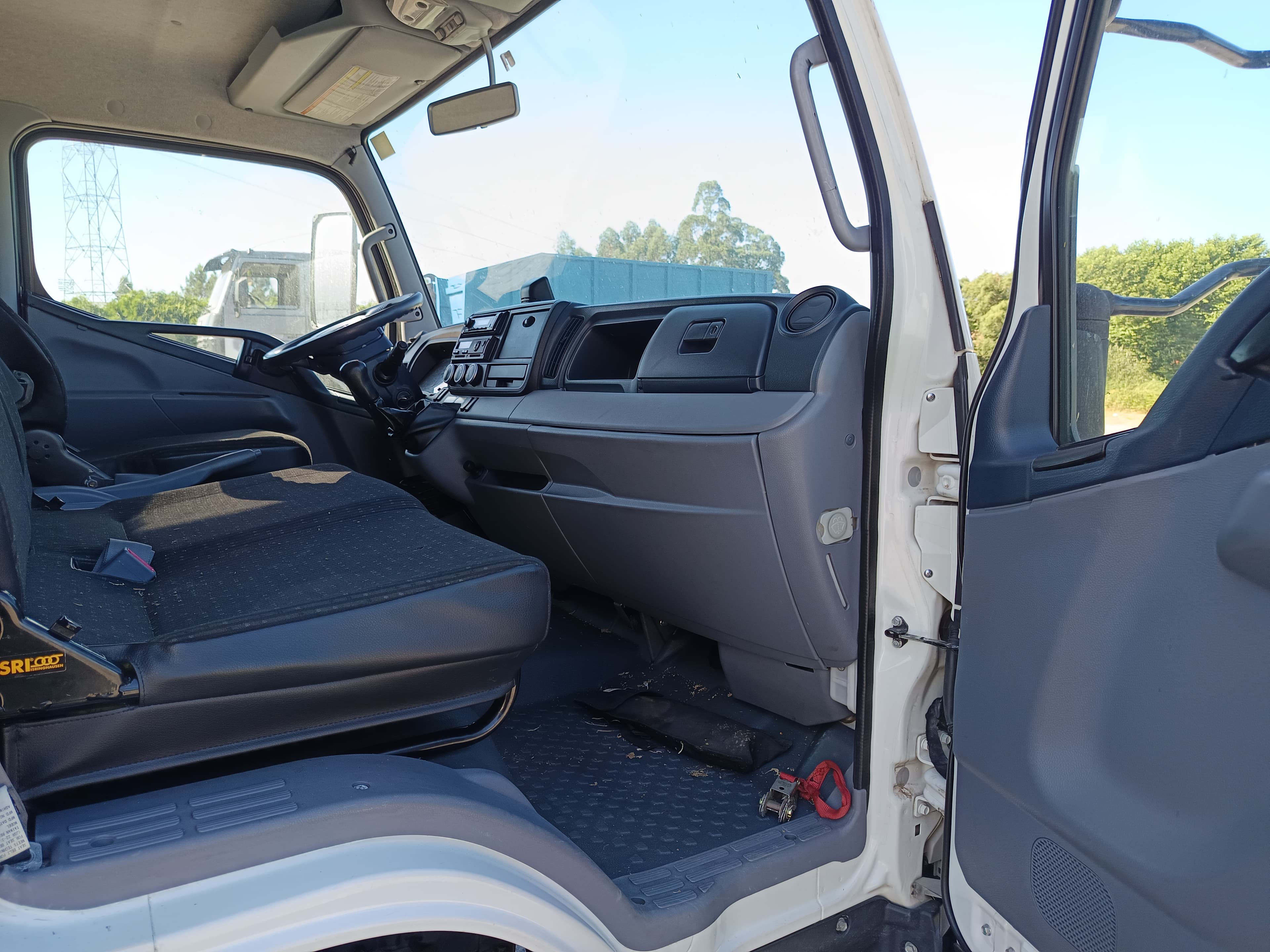 Mitsubishi Canter · Ano 2016 — imagen 21