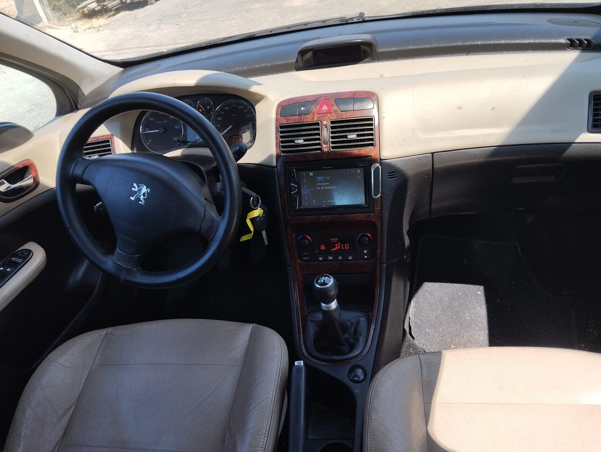 Peugeot 307 1.6 HDI · Ano 2006 — image 20