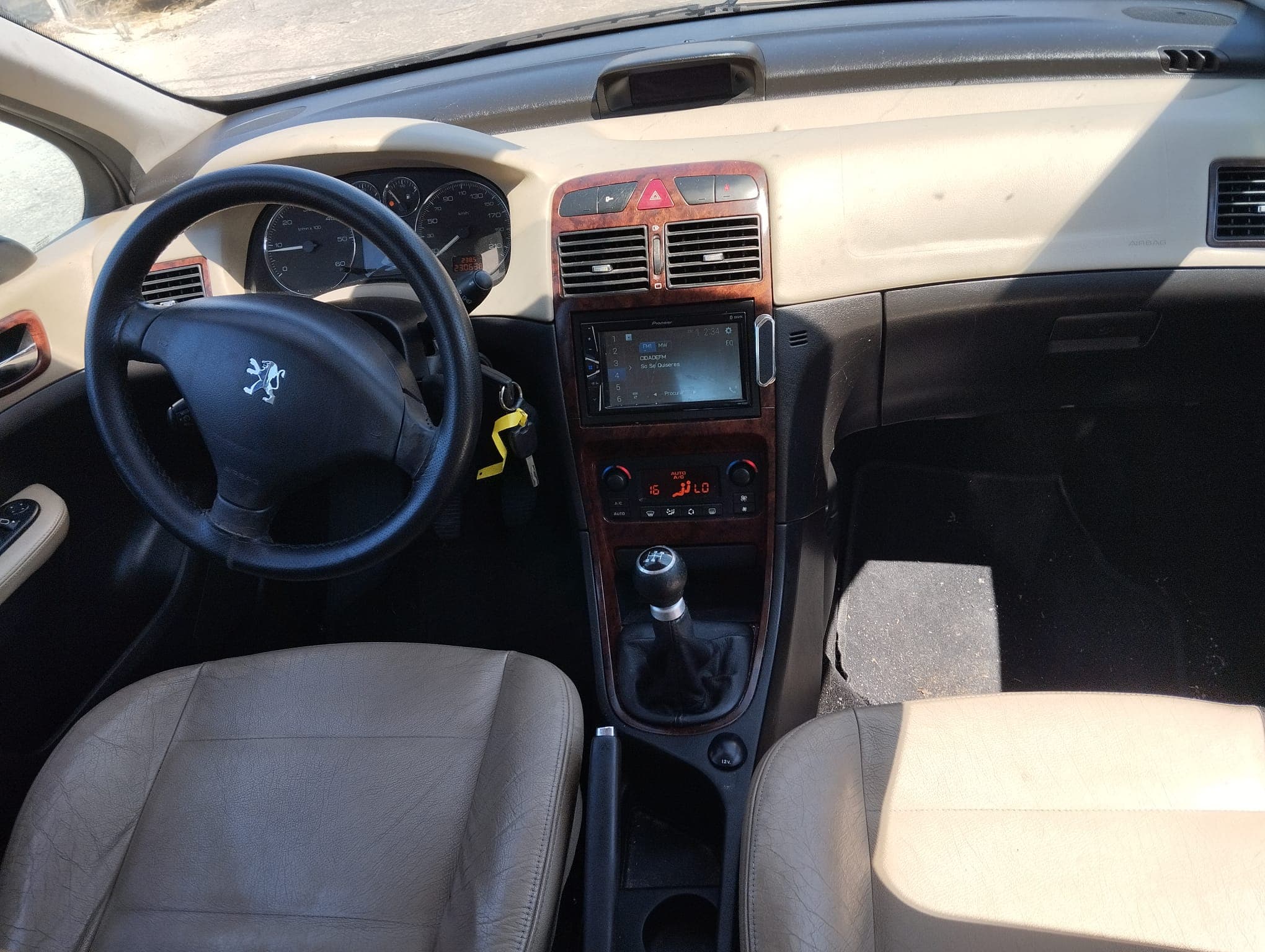 Peugeot 307 1.6 HDI · Ano 2006 — image 10
