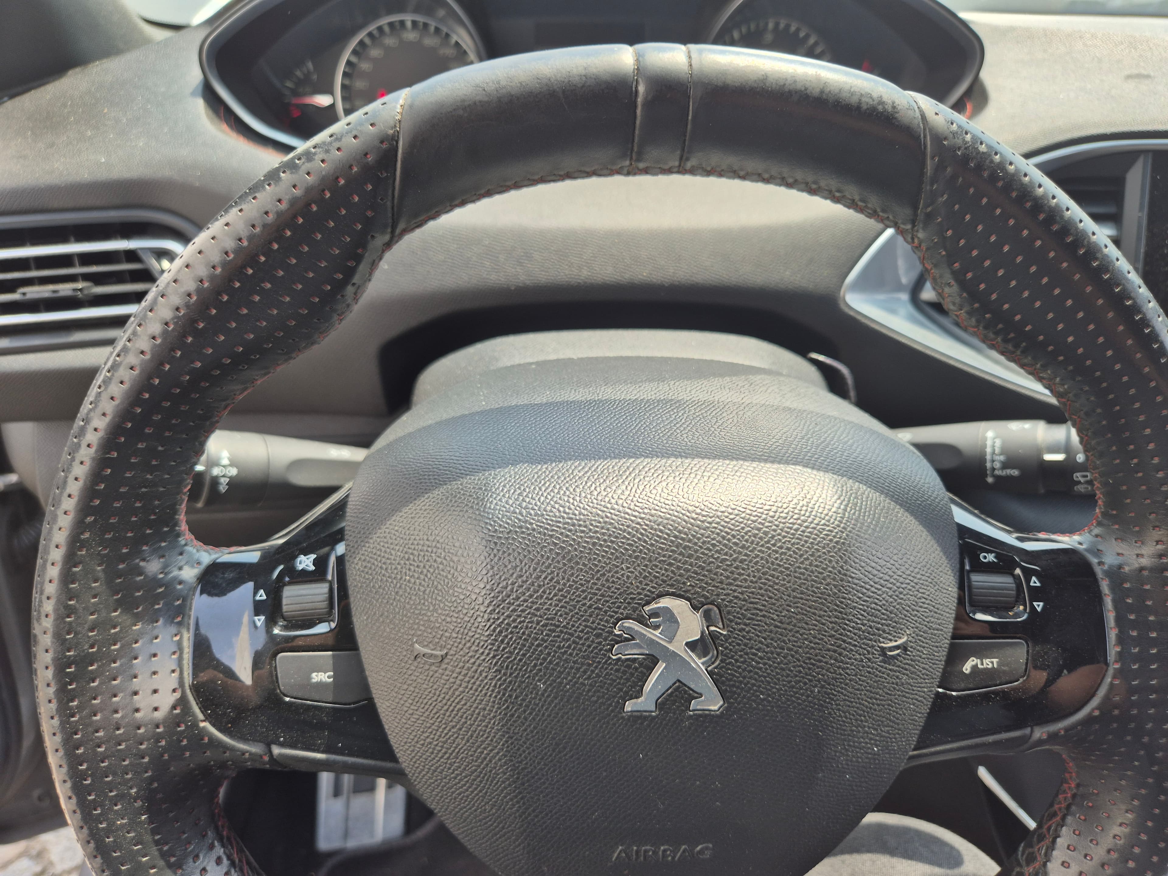 Peugeot 308 SW · Ano 2015 — imagen 34