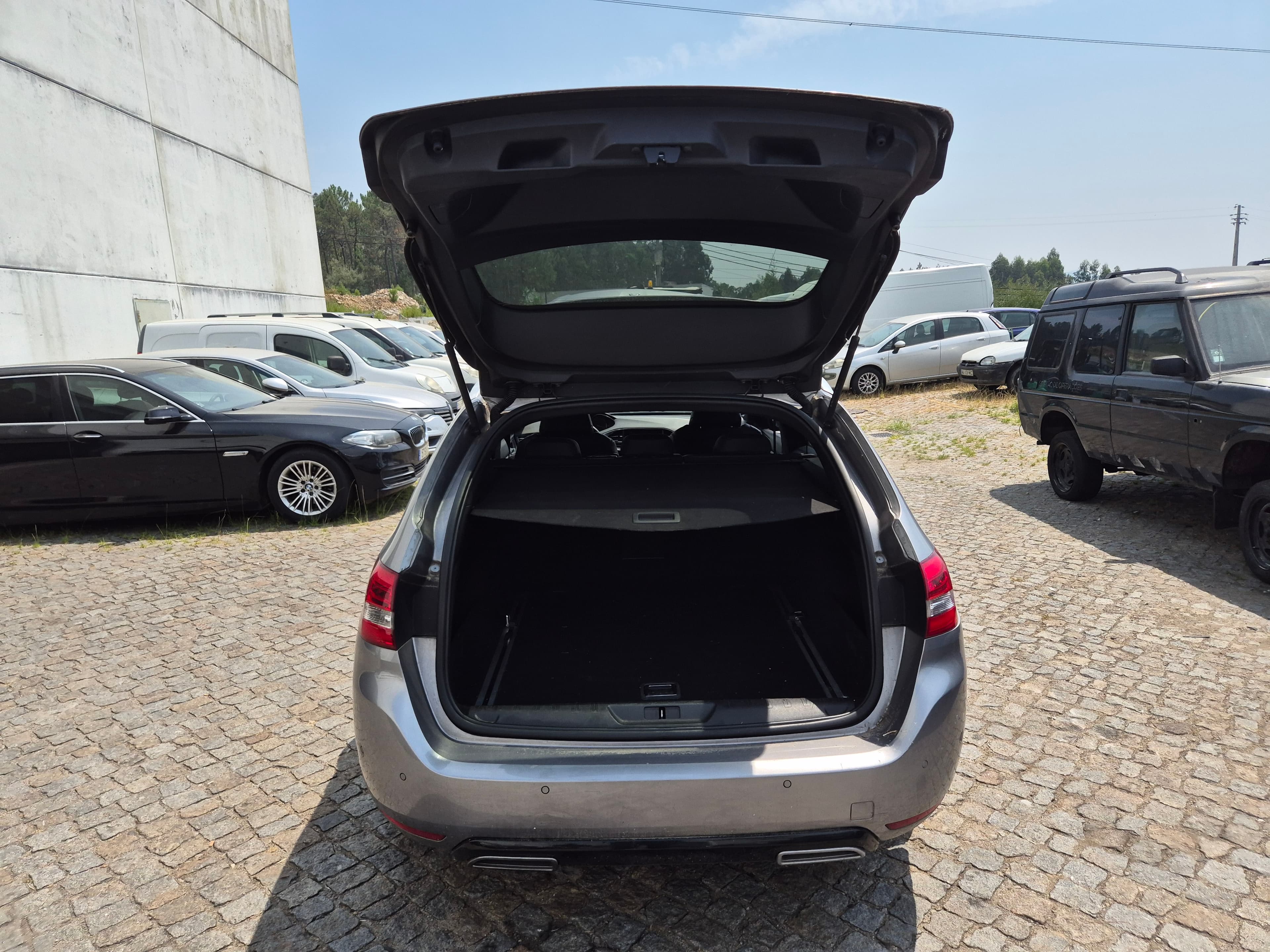 Peugeot 308 SW · Ano 2015 — imagen 8