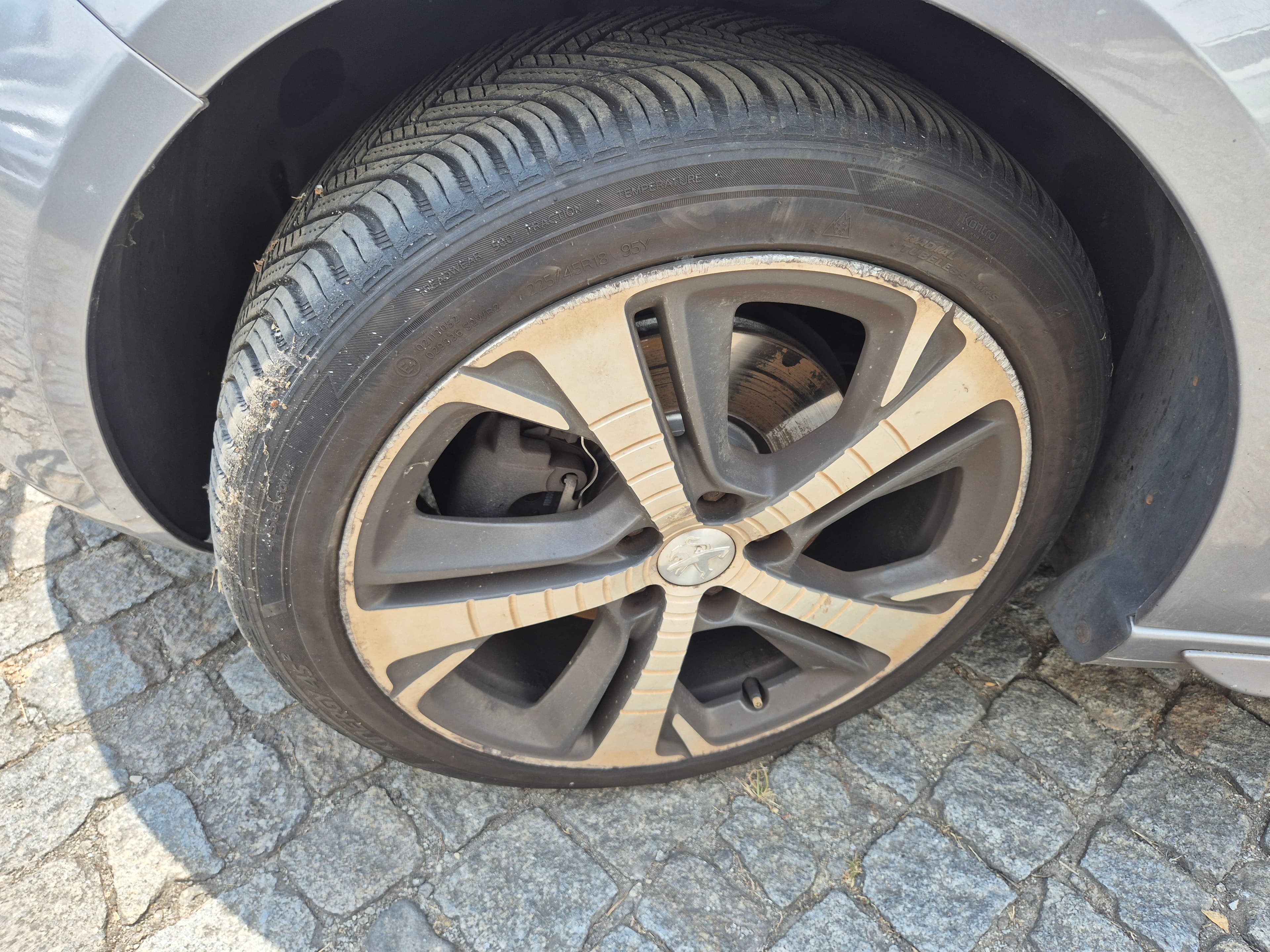 Peugeot 308 SW · Ano 2015 — imagen 12