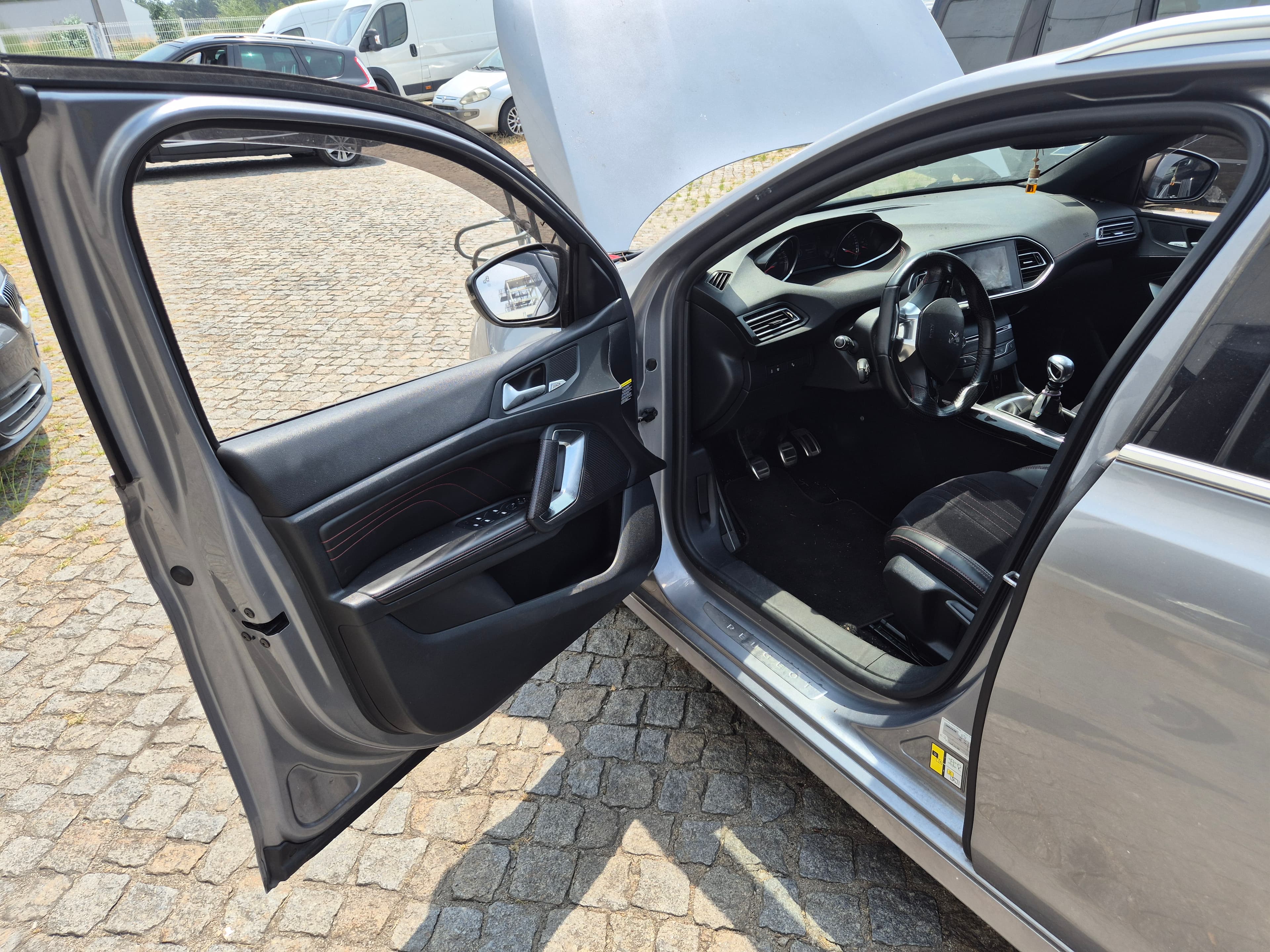 Peugeot 308 SW · Ano 2015 — imagen 30