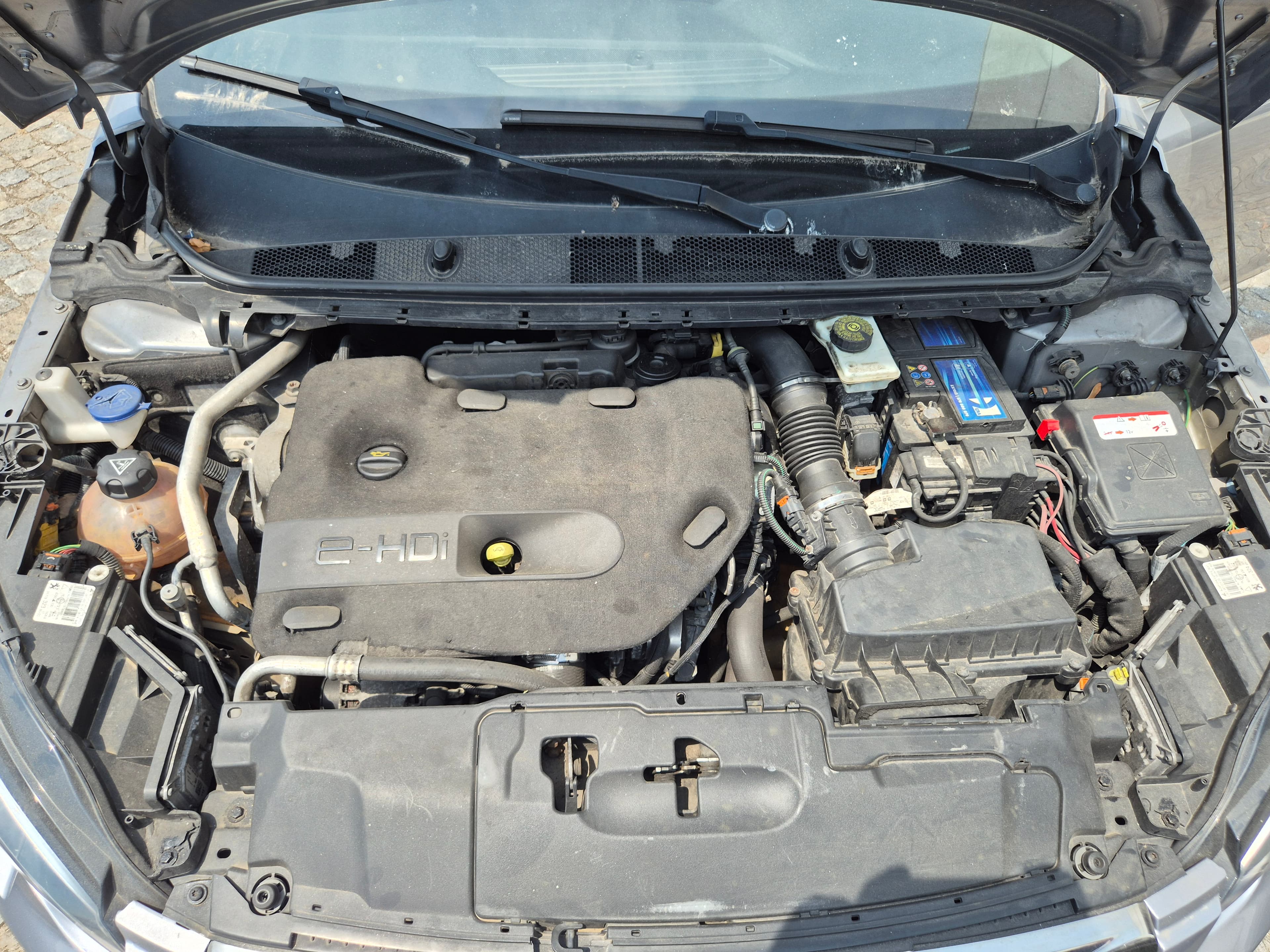 Peugeot 308 SW · Ano 2015 — imagen 16