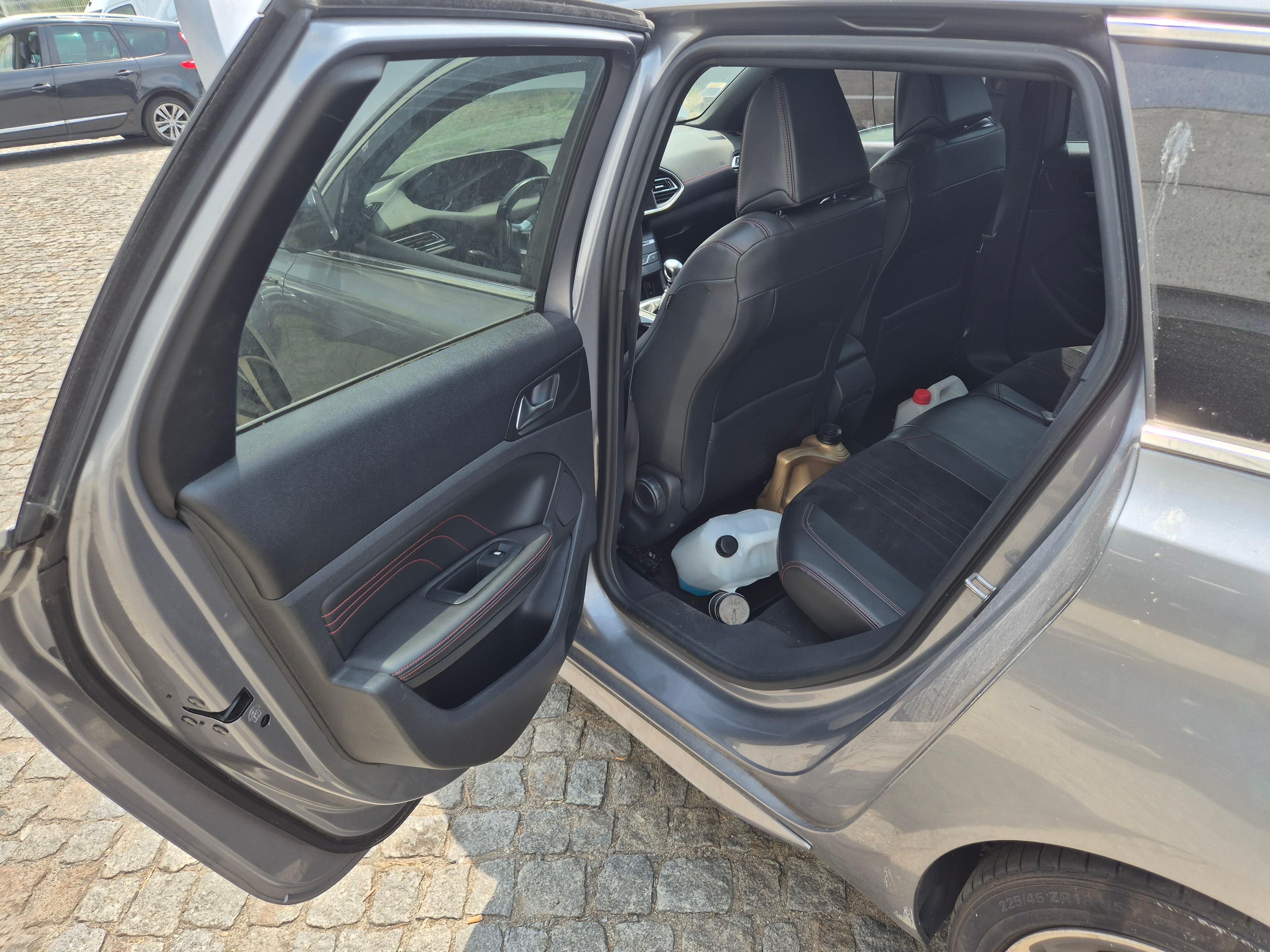 Peugeot 308 SW · Ano 2015 — imagen 27