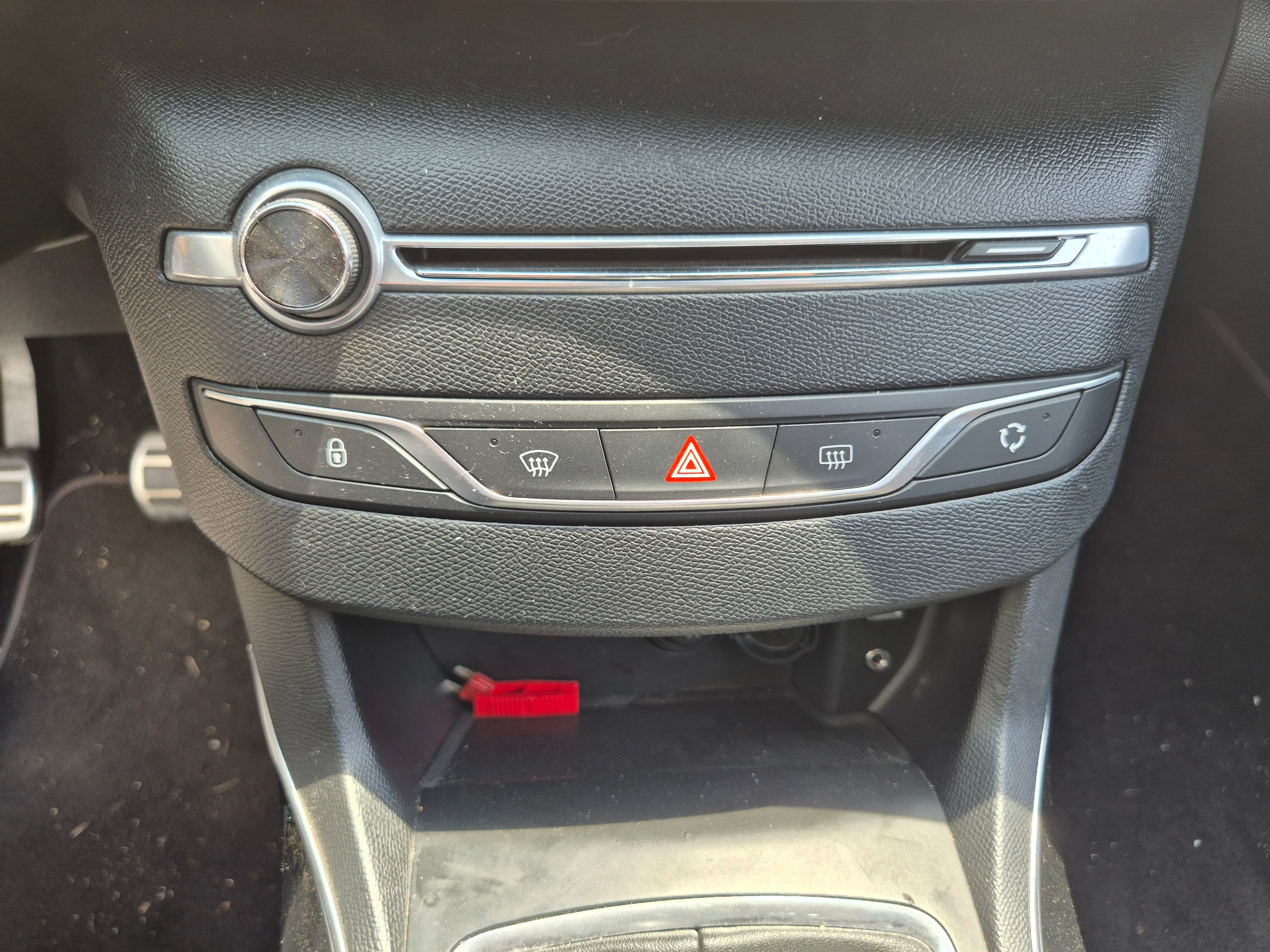 Peugeot 308 SW · Ano 2015 — imagen 44