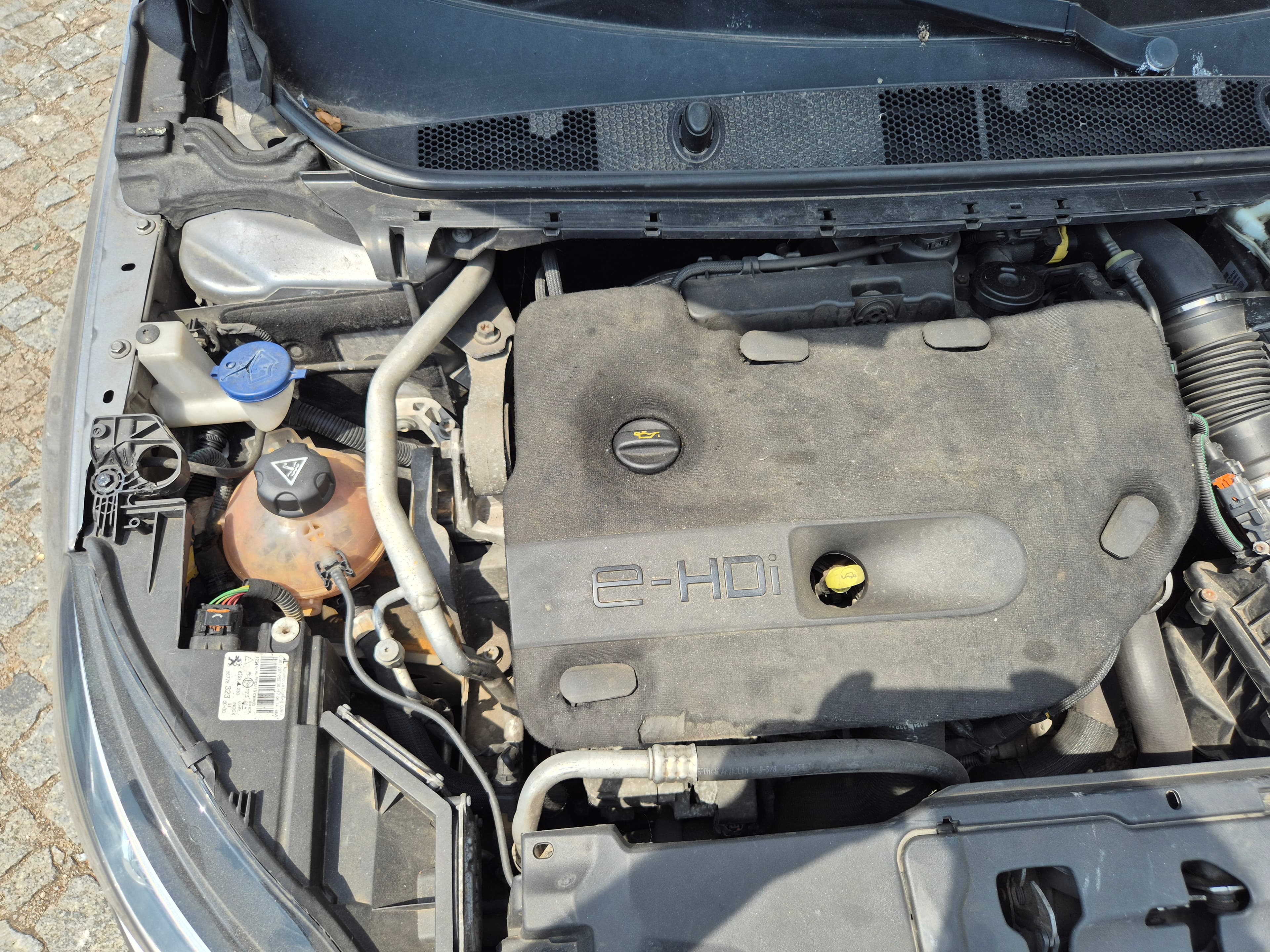 Peugeot 308 SW · Ano 2015 — imagen 17