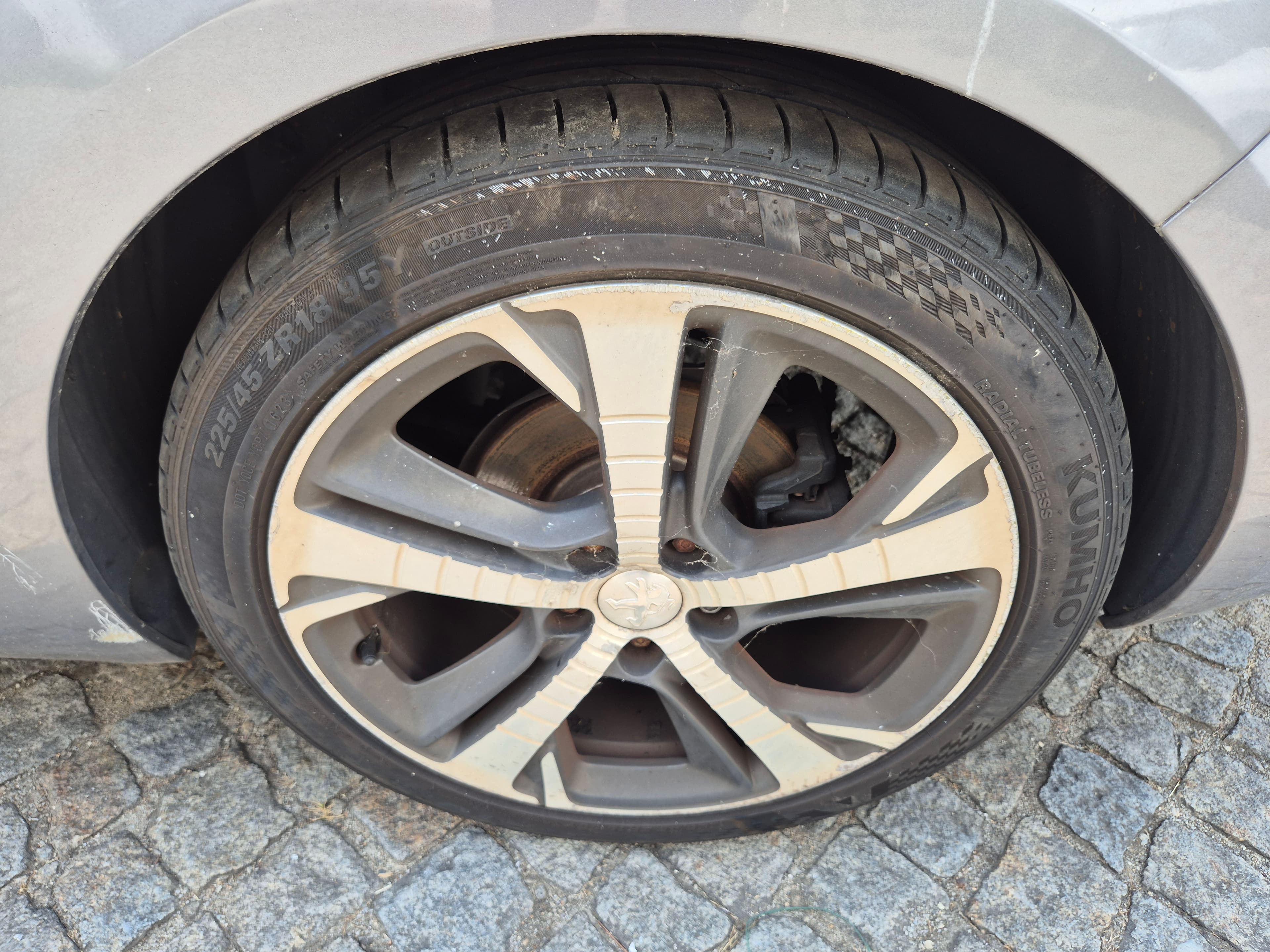 Peugeot 308 SW · Ano 2015 — imagen 15