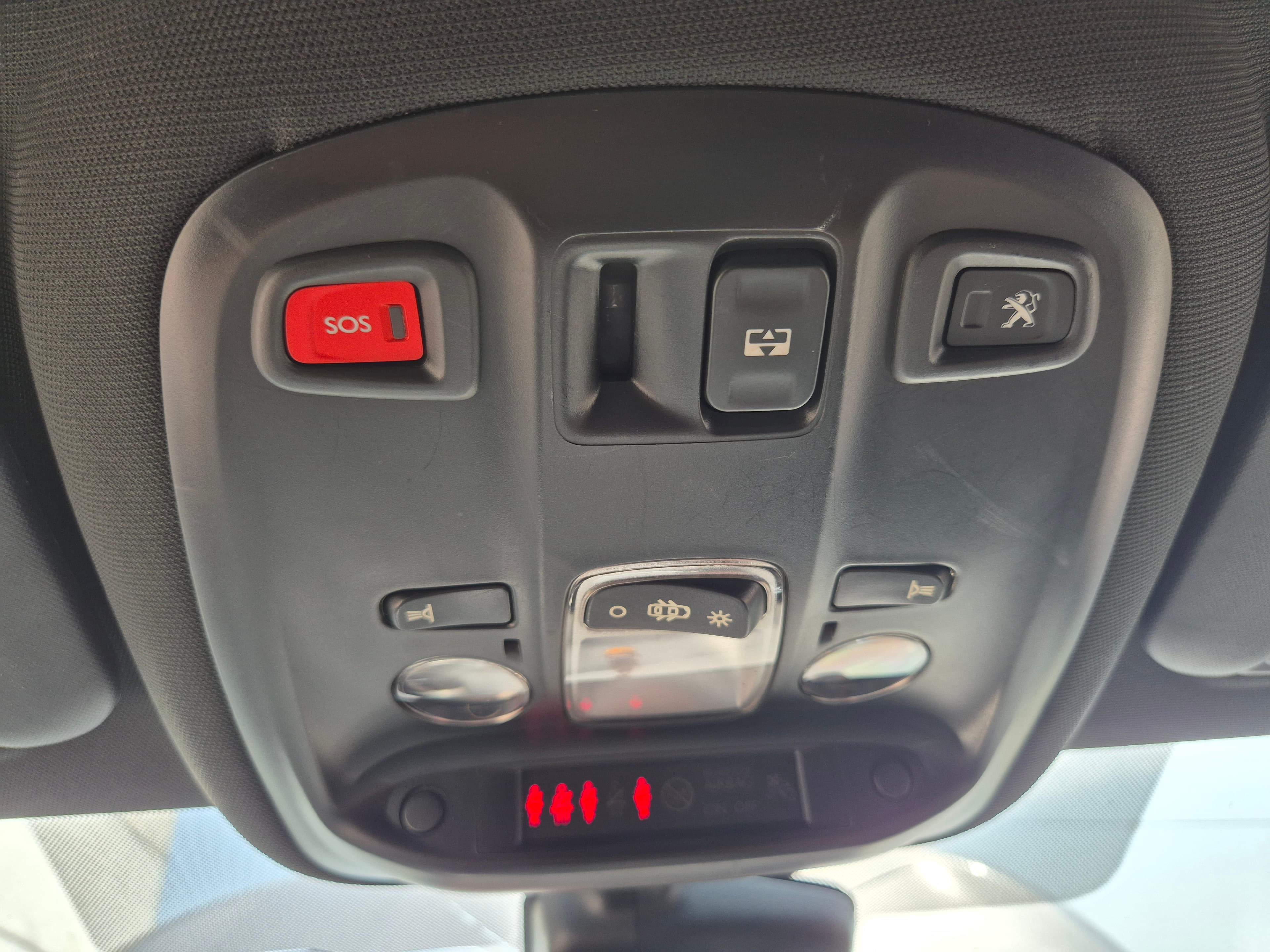 Peugeot 308 SW · Ano 2015 — imagen 46